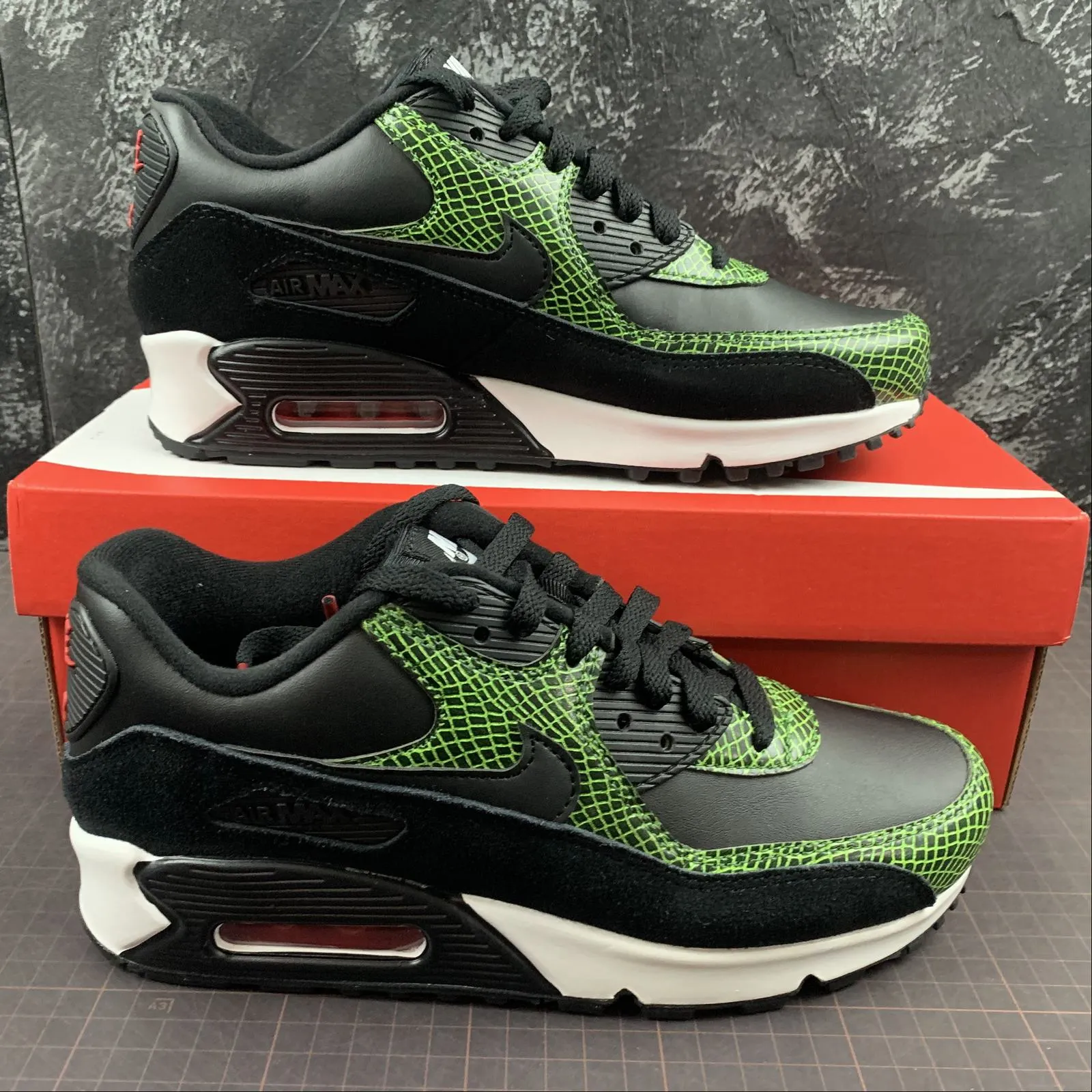 Air Max 90 Green Python Black Cyber Fir CD0916-001 ultramarathon running