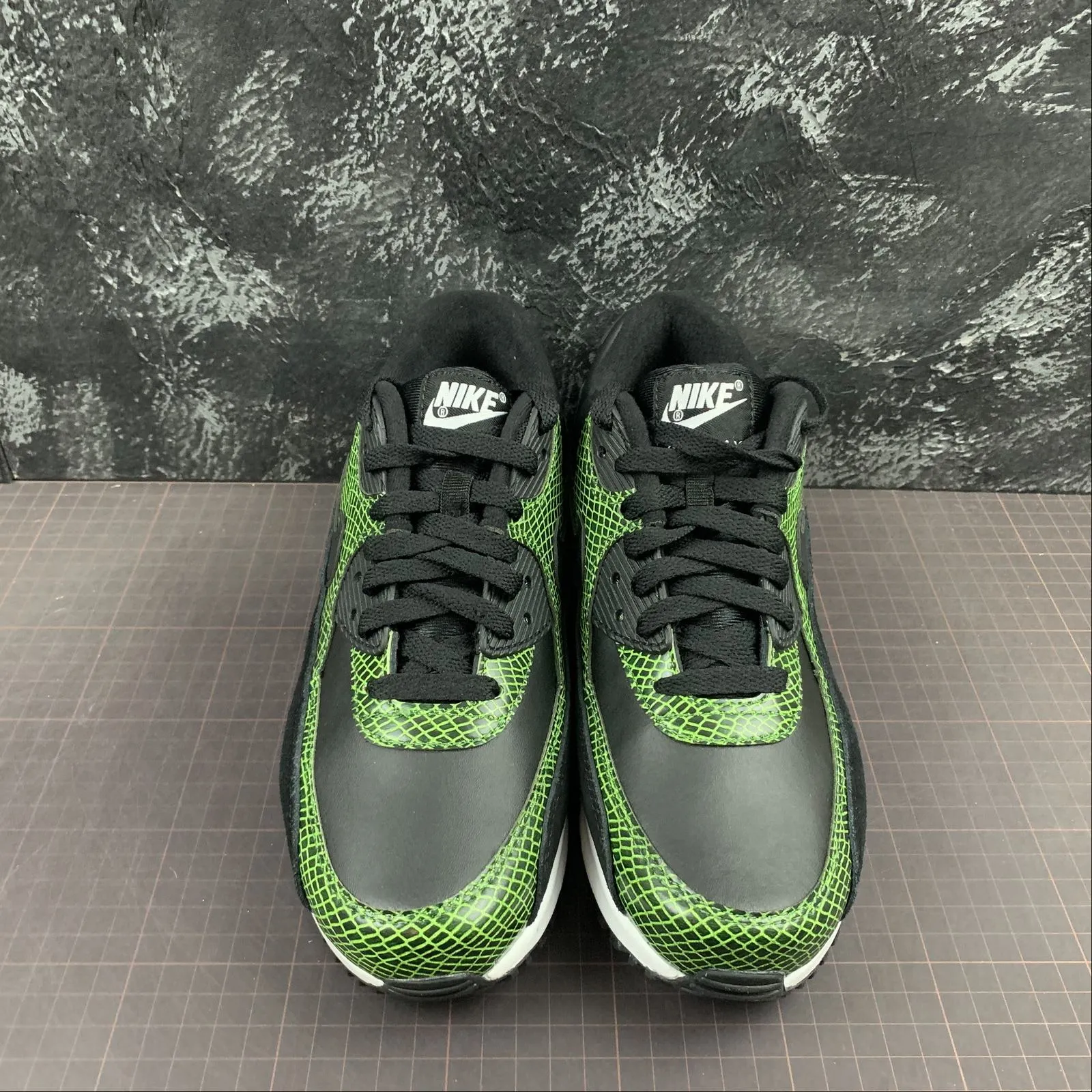 Air Max 90 Green Python Black Cyber Fir CD0916-001 neoprene running shoes