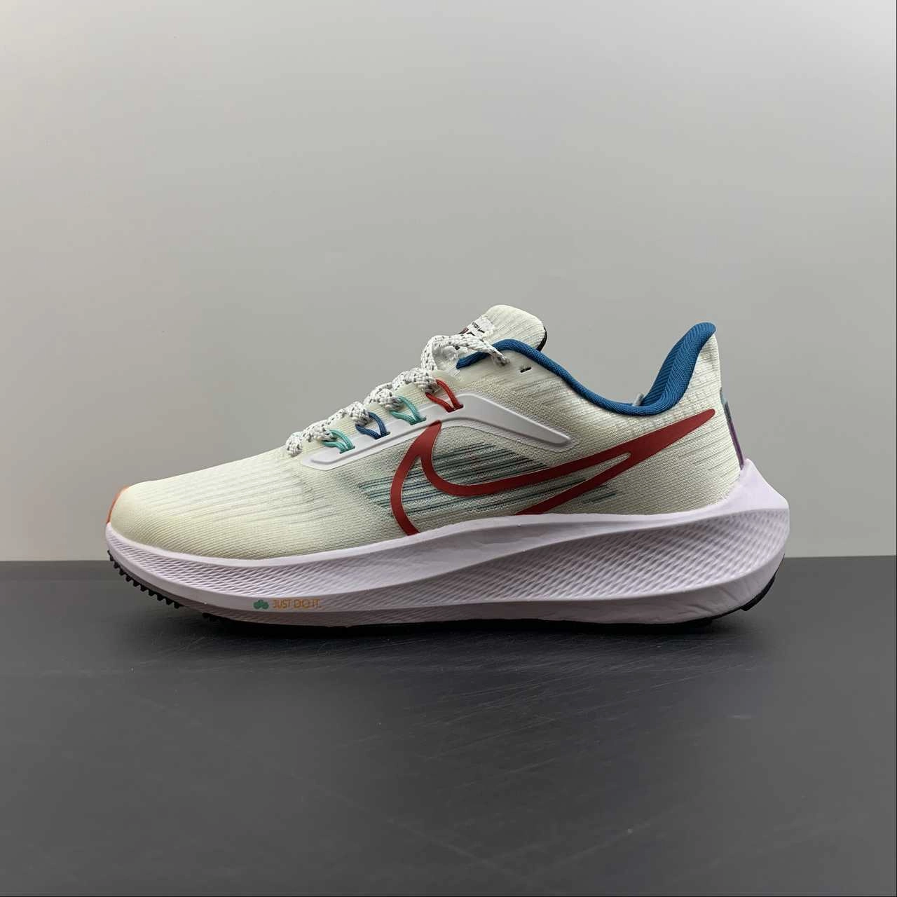 Air Zoom Pegasus 39 A.I.R. HOLA LOU White Blue-Team Red FD4322-161 Street Friendly Shoe design supports seamless energy transition