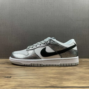 SB Dunk Low Shimmer Metallic Silver Black White DO5882-001 Simple Comfort Heat Dissipating Layers