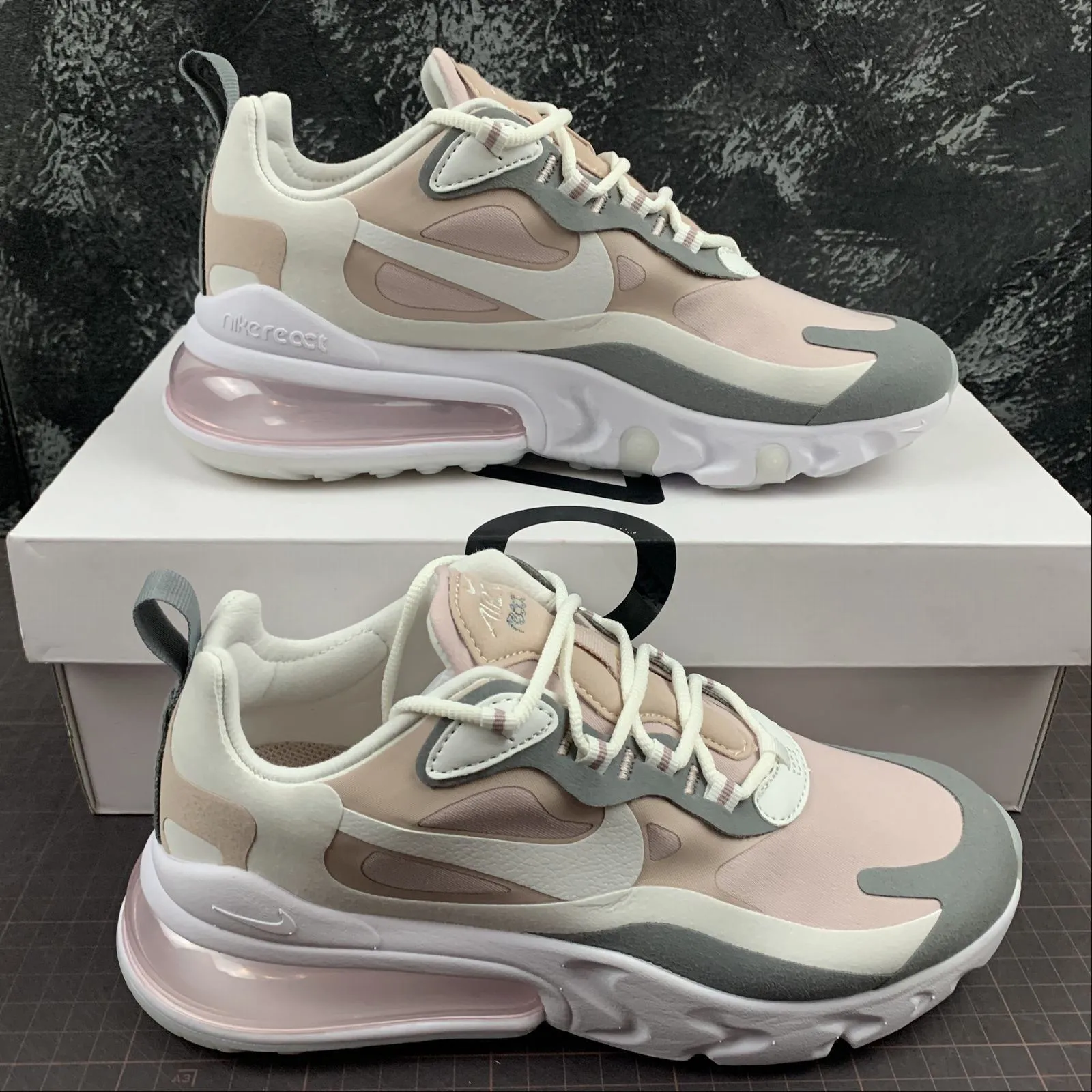 Air Max 270 React Plum Chalk Summit White CI3899-500 reinforced - heel running wear