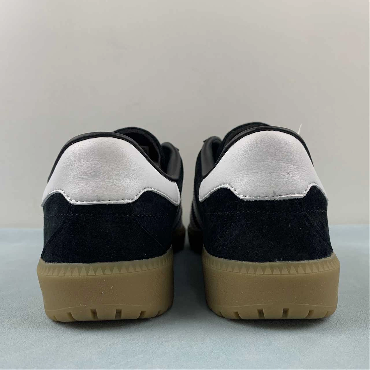 Adidas Bermuda Core Black Cloud White Gum GY7390 pre - workout preparation