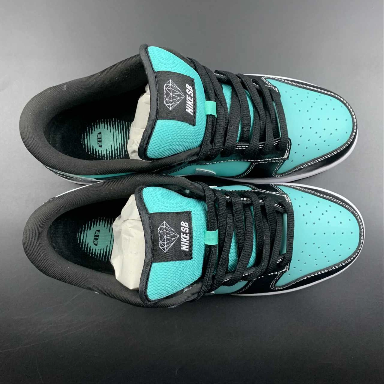 Supportive touch Ergo Frame SB Dunk Low Tiffany Diamond 304292-402