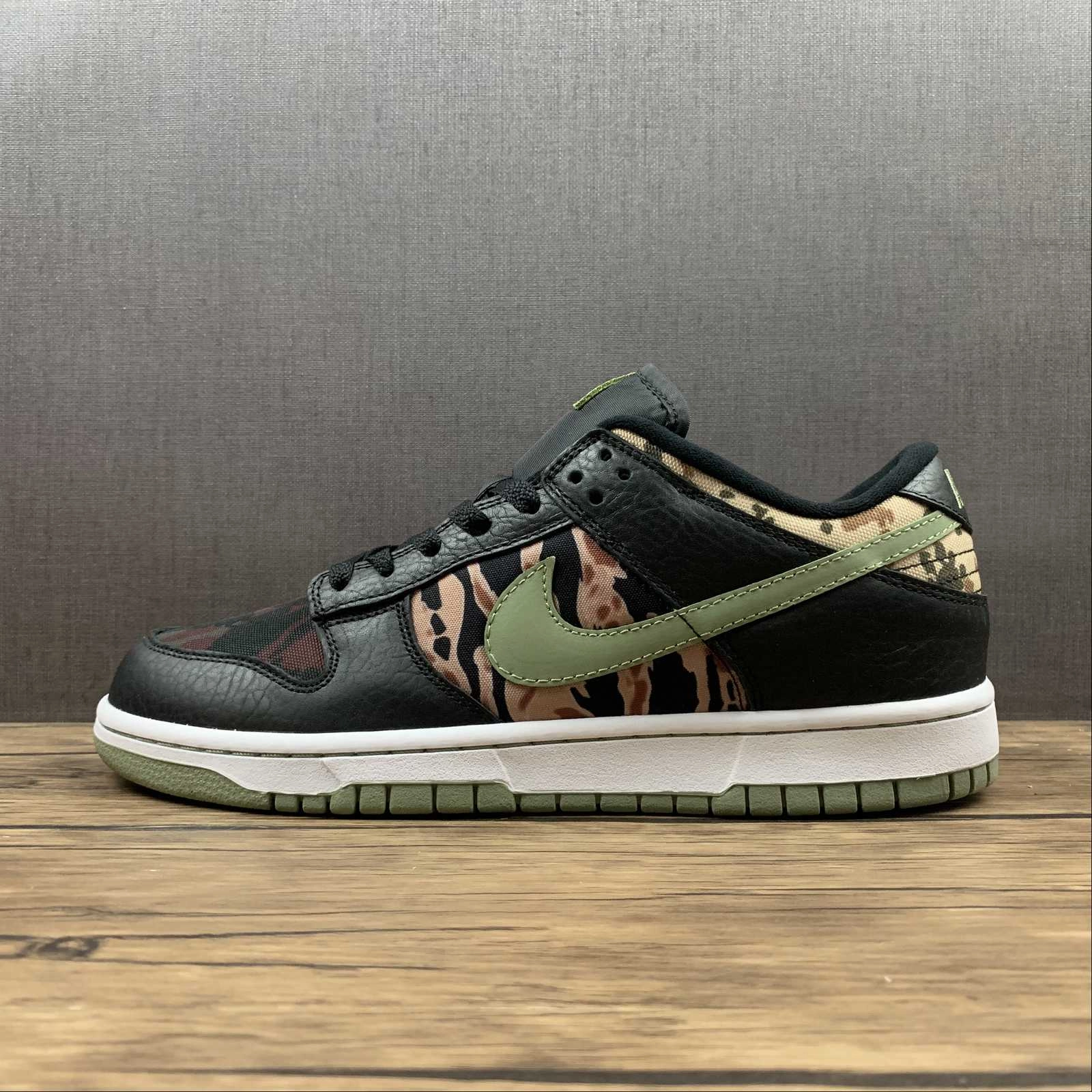 Barefoot feel SB Dunk Low Crazy Camo Black Multi Olive DH0957-001
