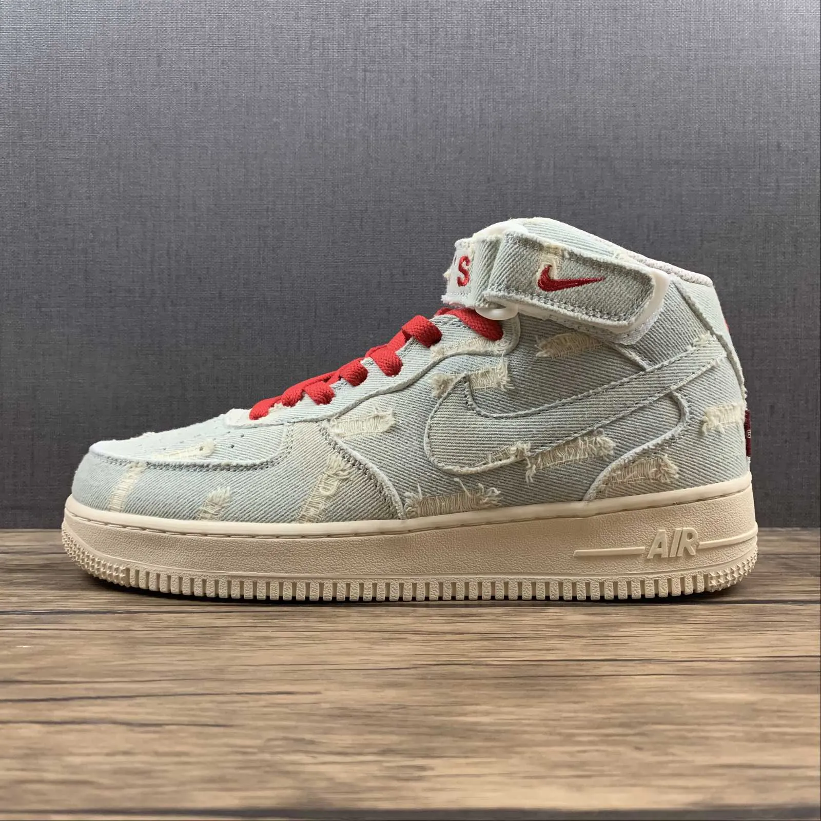 Snug Lining Levis x Air Force 1 07 Mid Beige Red 51122-215