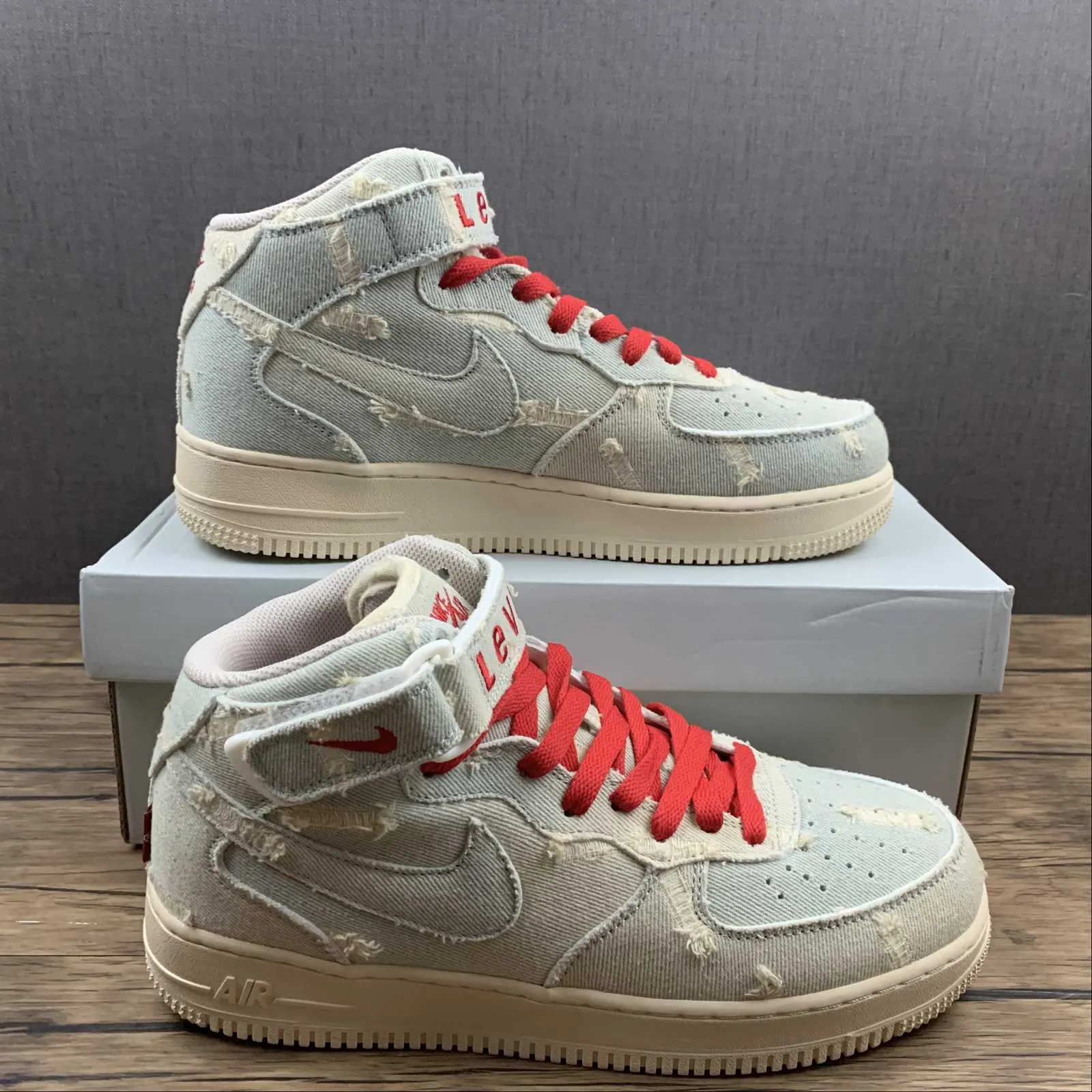 Practical Use Levis x Air Force 1 07 Mid Beige Red 51122-215