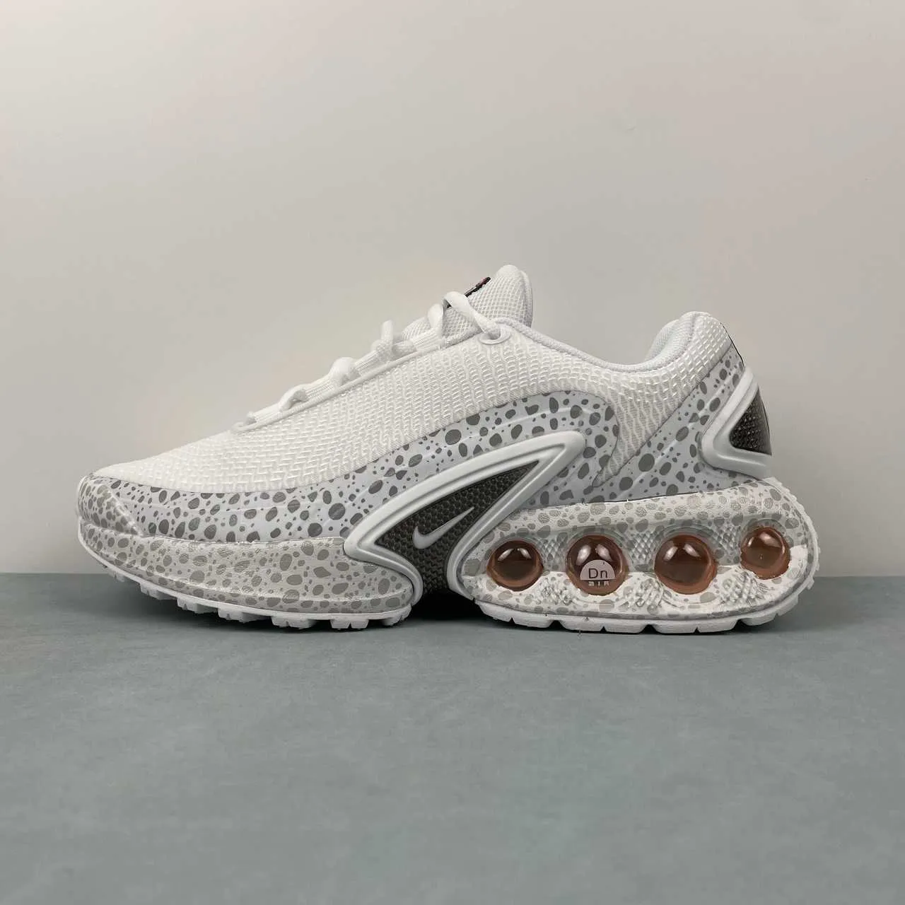 Air Max Dn SE Premium Safari Electric Pack Alternate HM0811-100 running in hot tracks shoes