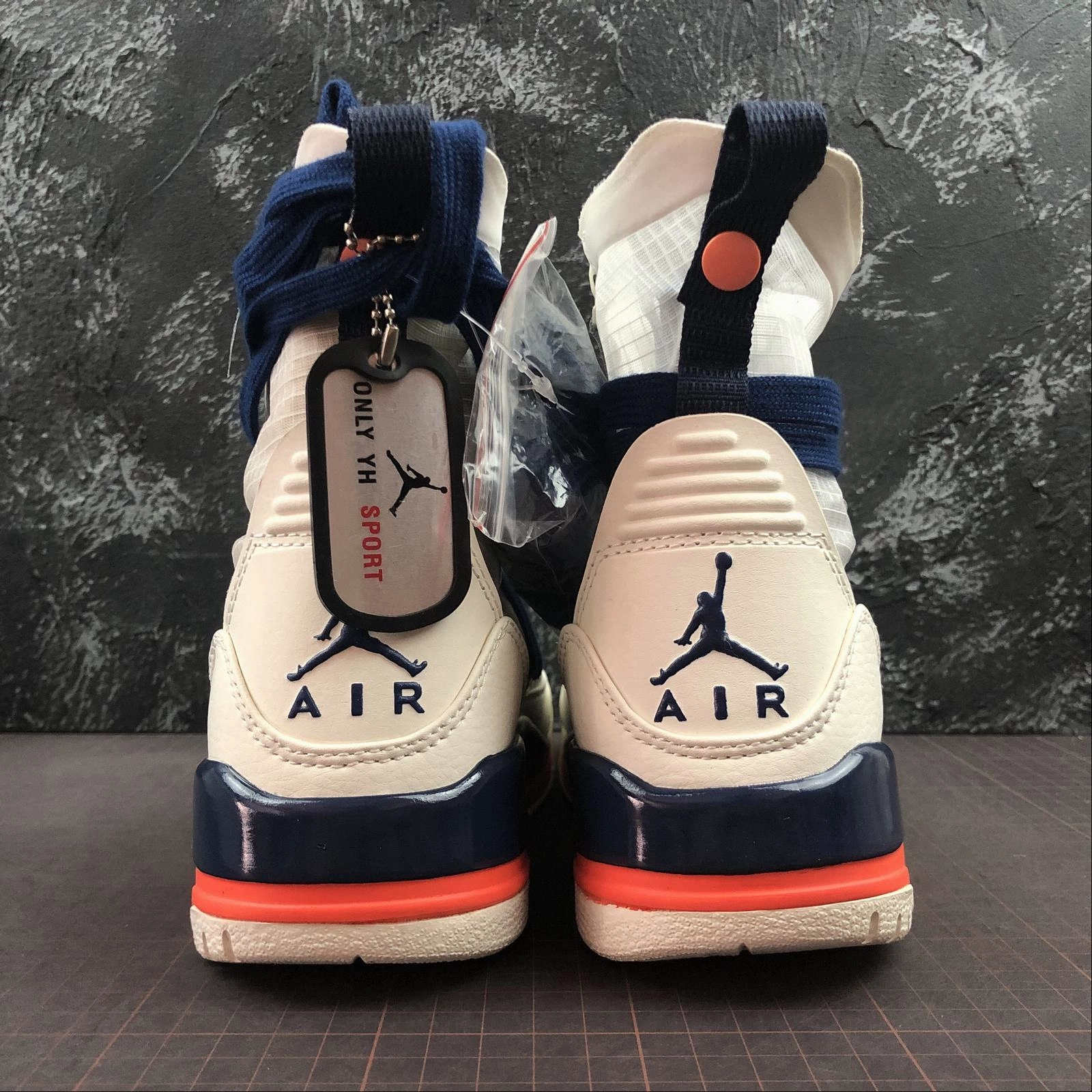 Daily Step Ultra Hike Air Jordan 3 Retro EXPLORER LITE XX White Royal Orange Red BQ8394-100