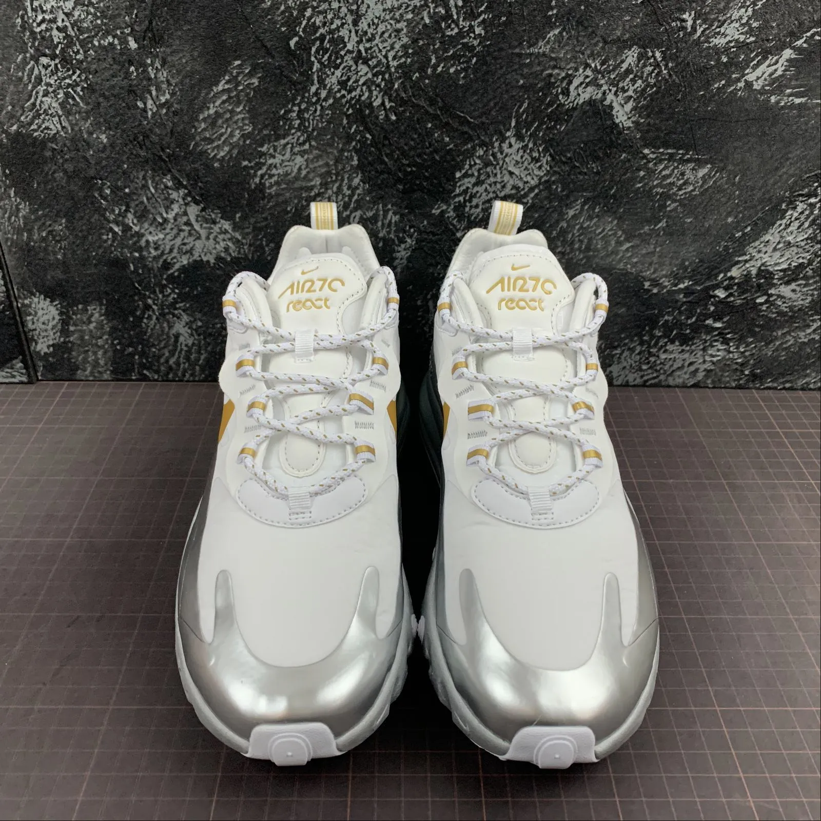 Air Max 270 React White White-Metallic Sliver CQ4597-110 Rough surface running