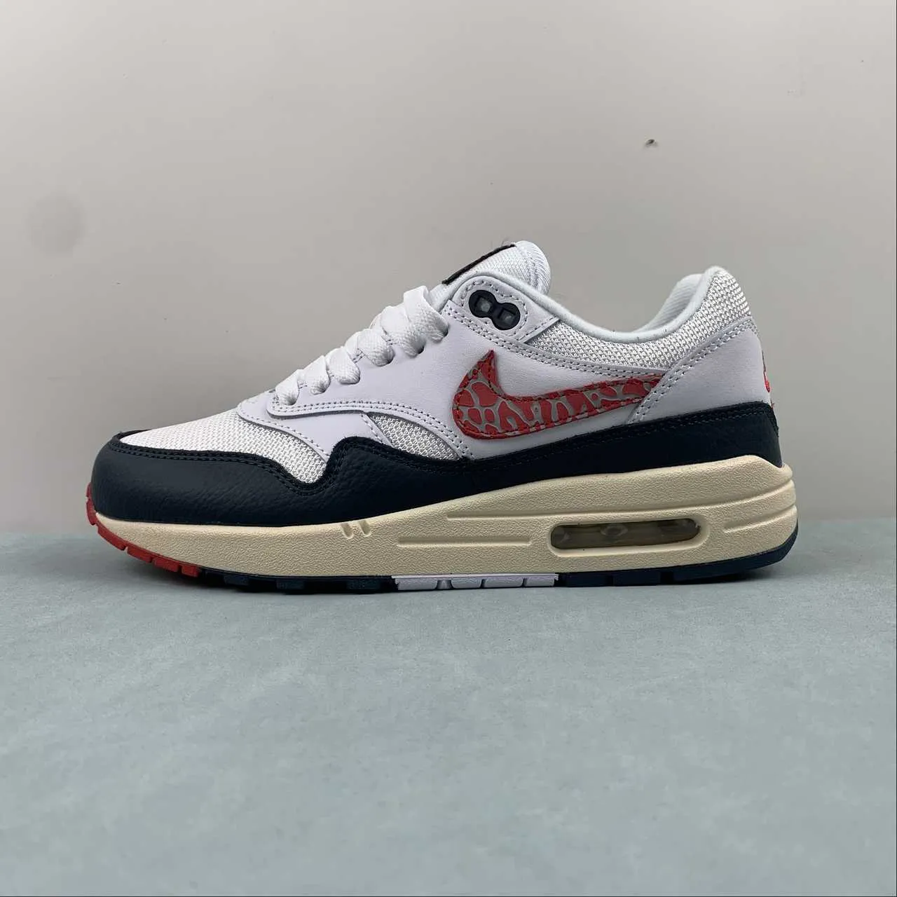 Air Max 1 PRM White Red Blue DH1348-146 global - themed running option metal - surface shoes
