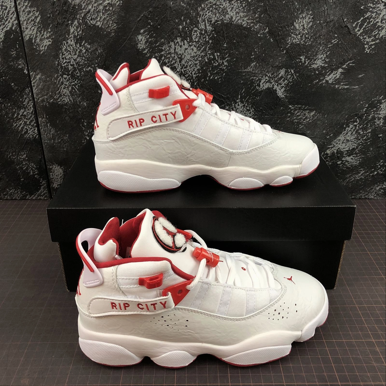 Air Jordan 6 Rings White Red  322992-103 Hexagonal Traction Nubs Dynamic Lacing System