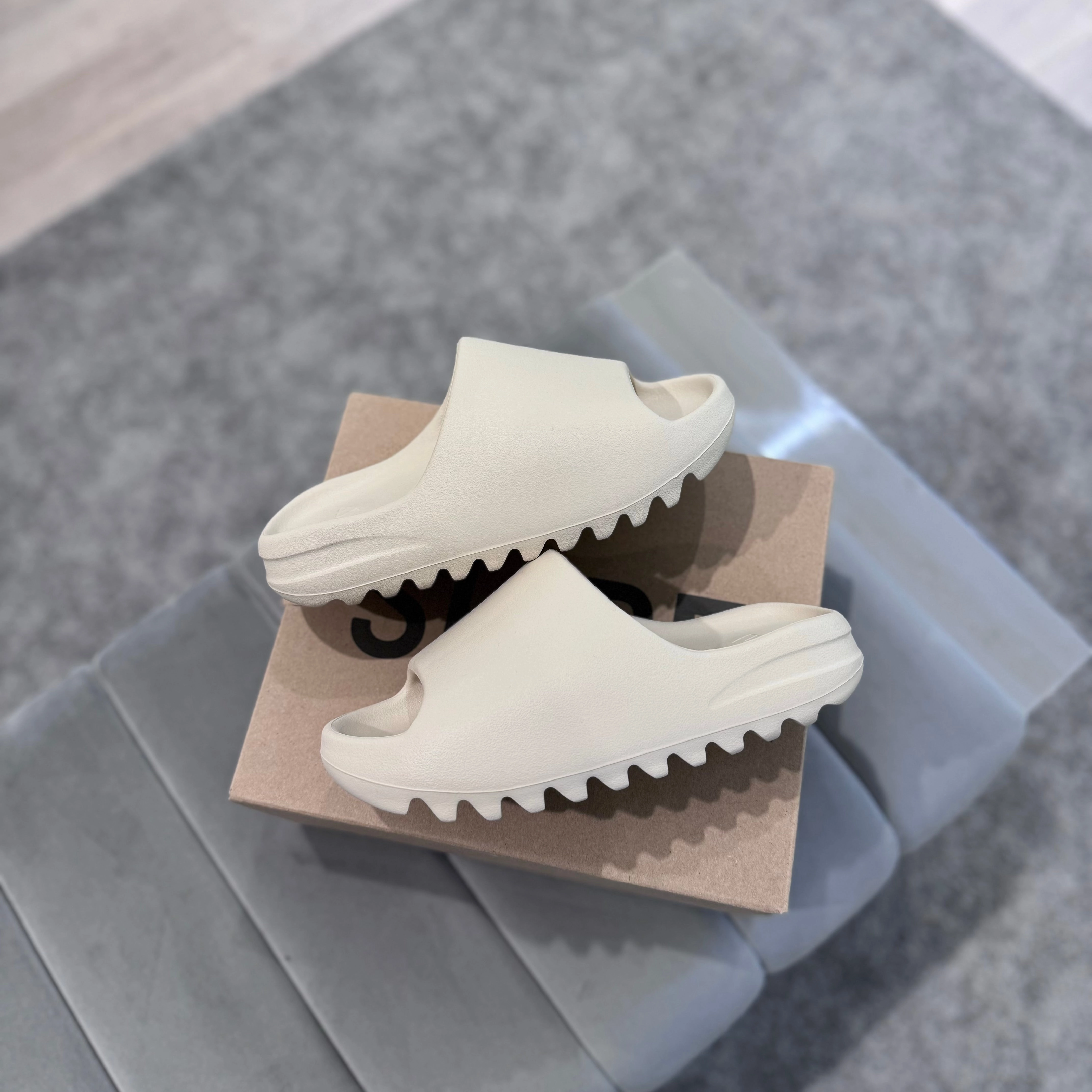 Chill Step Casual Comfort YEEZY SLIDE ??BONE??