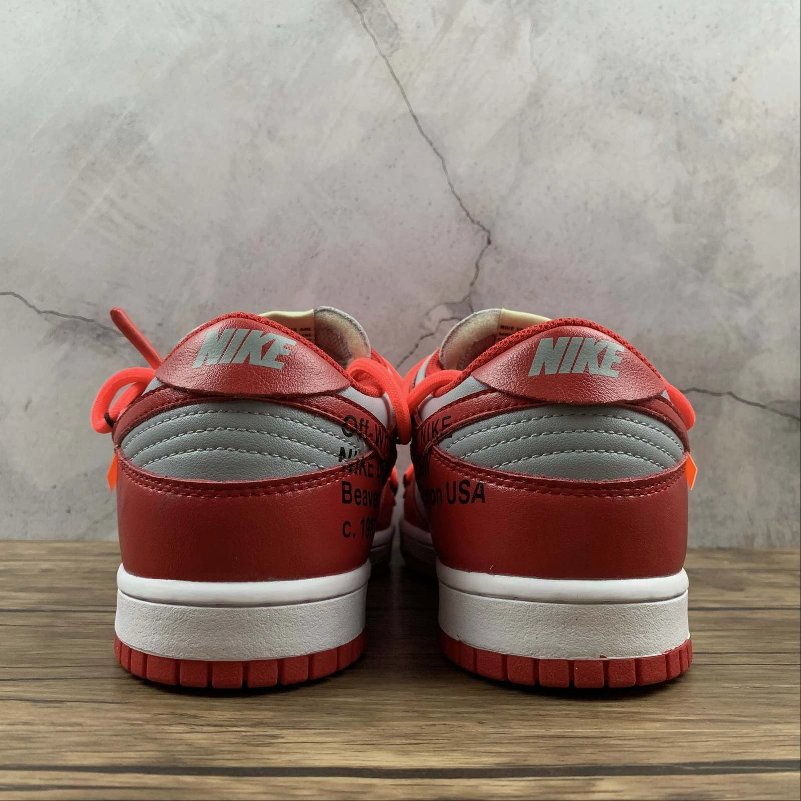 Dunk Low LTHR OW FUTURA Lt.Grey Red CT0856-600 Smooth Feel