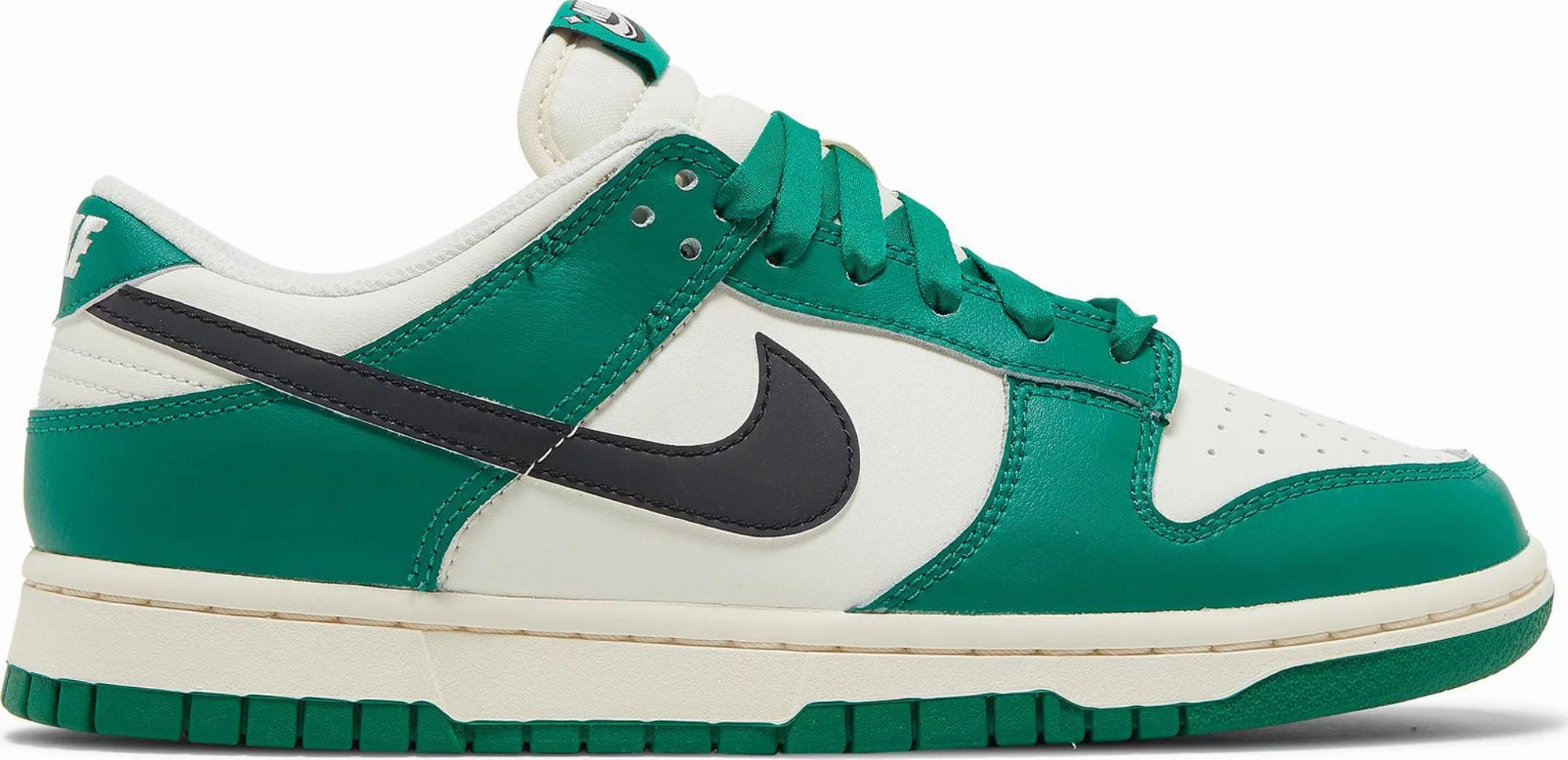 Nike Dunk Low Lottery Pack Malachite Green Ergonomic Lasting Lace Up Design