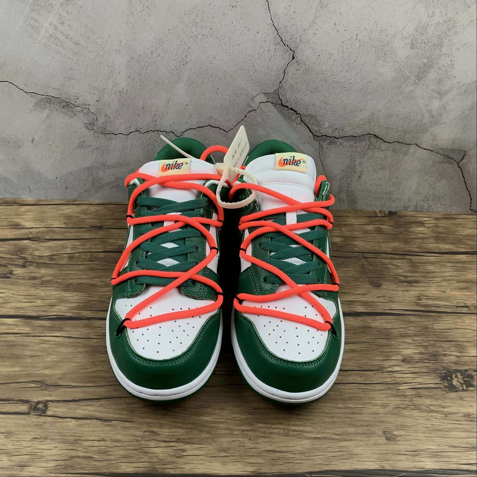 Unbeatable Traction Matte Finish Dunk Low LTHR OW FUTURA White Green CT0856-100