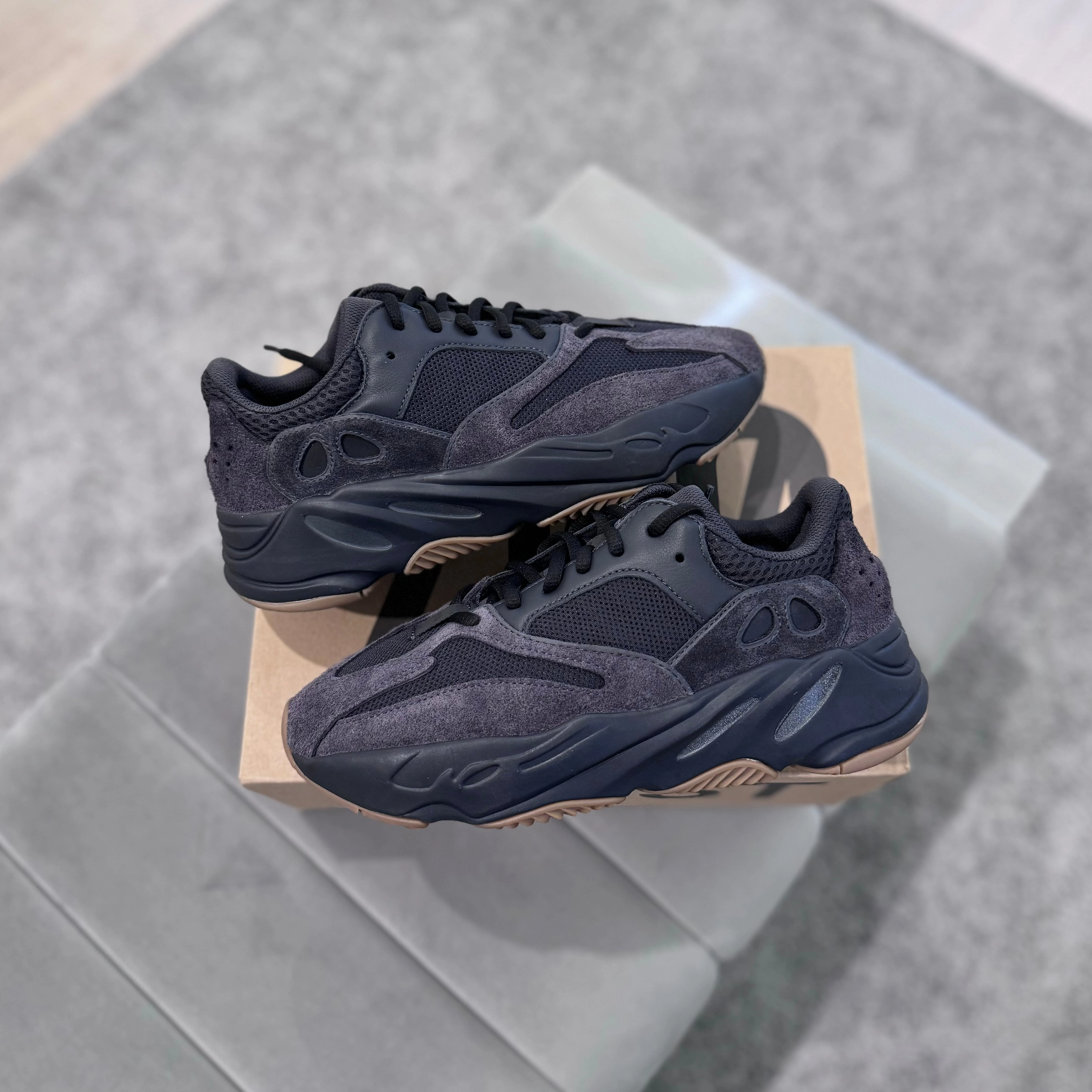 YEEZY 700 'UTILITY BLACK?? Abrasion Protection Non Irritating Seams