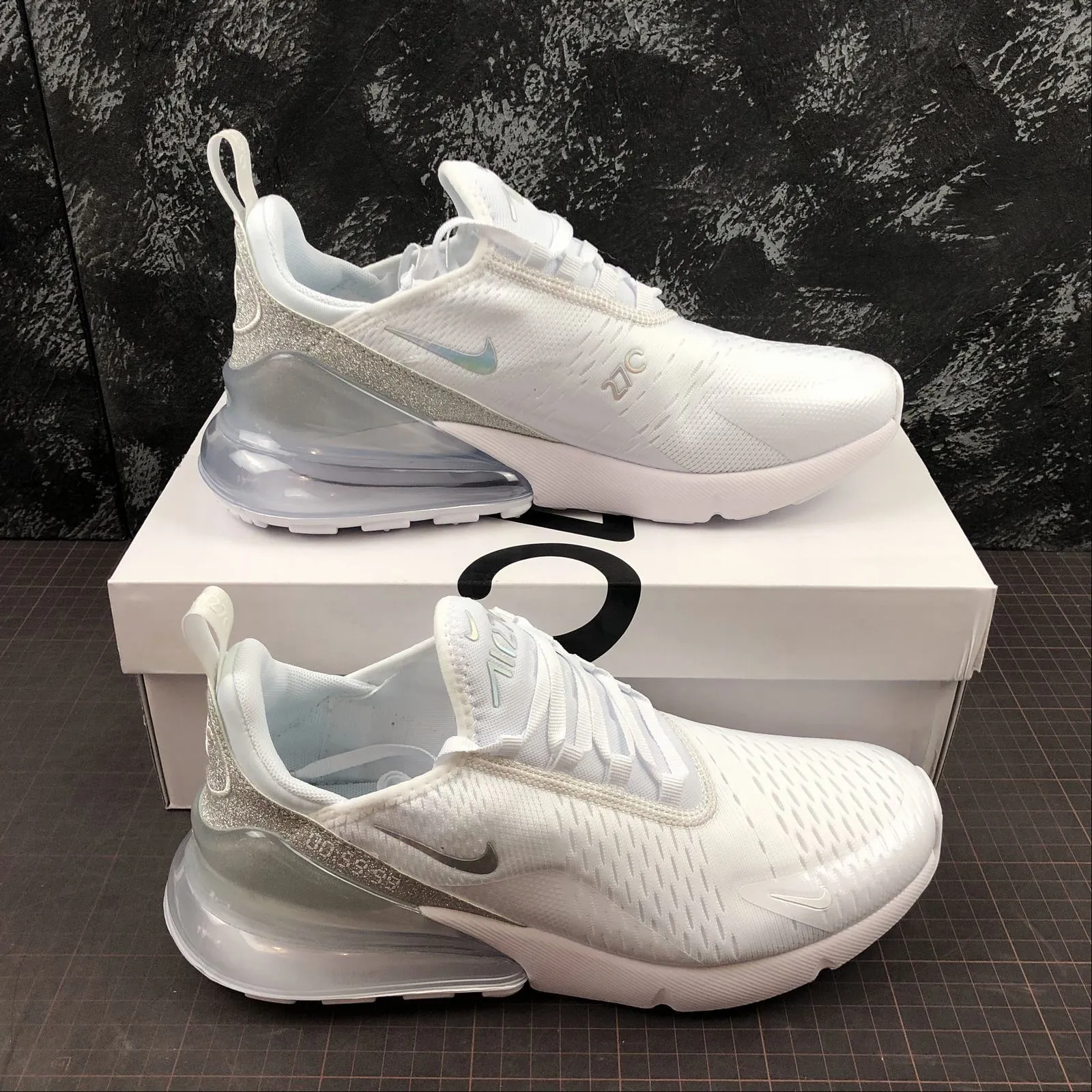 running for a way to stay free Air Max 270 White-Metallic Summit-White-White CD8497-100