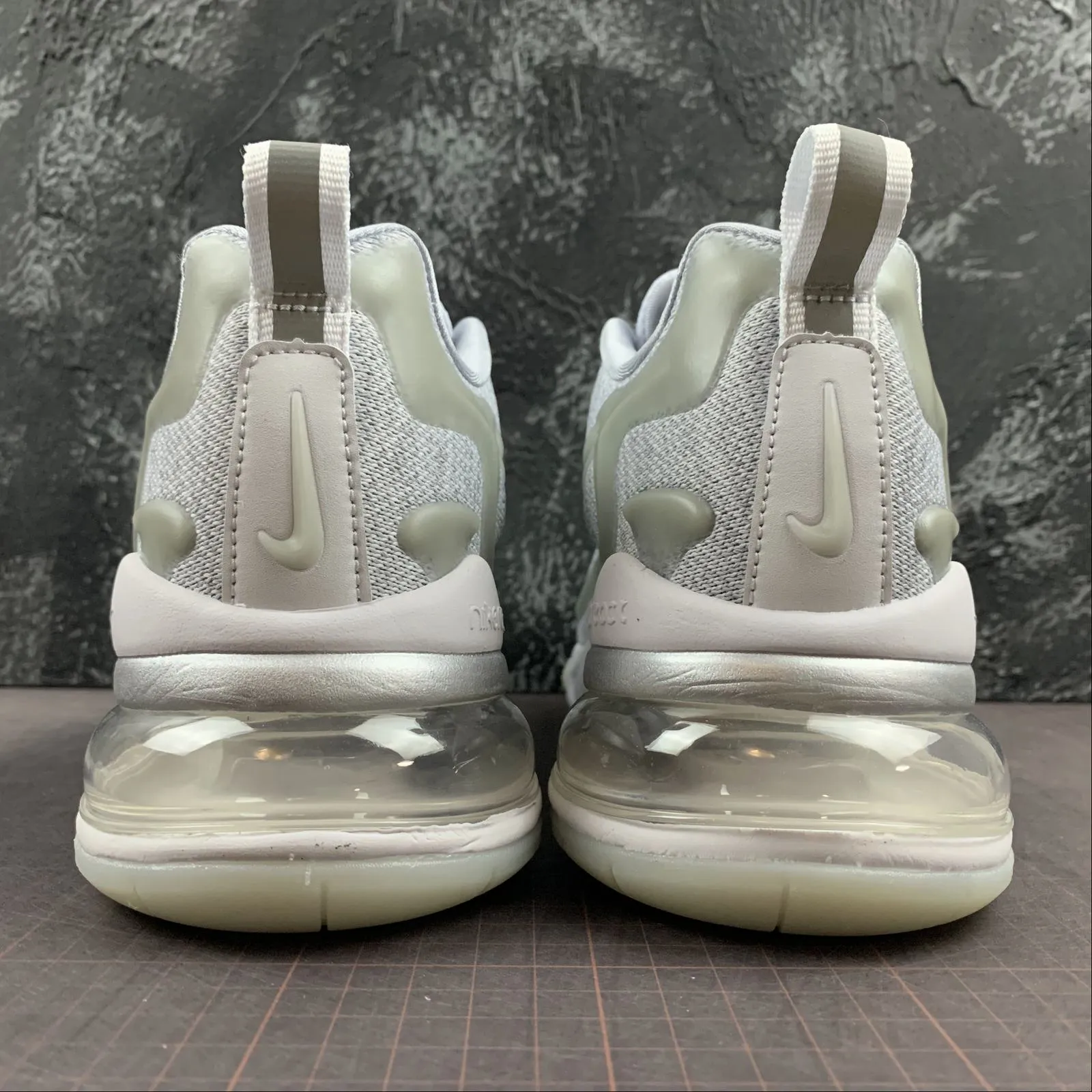 soft - surface running gear warm weather running shoe case Air Max 270V2 Black Tech White Grey AO4971-106