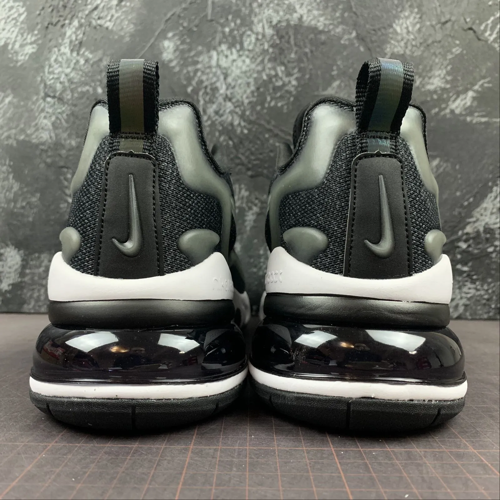 Air Max 270V2 Black Tech Black White AO4971-102 Quick Fit Track running