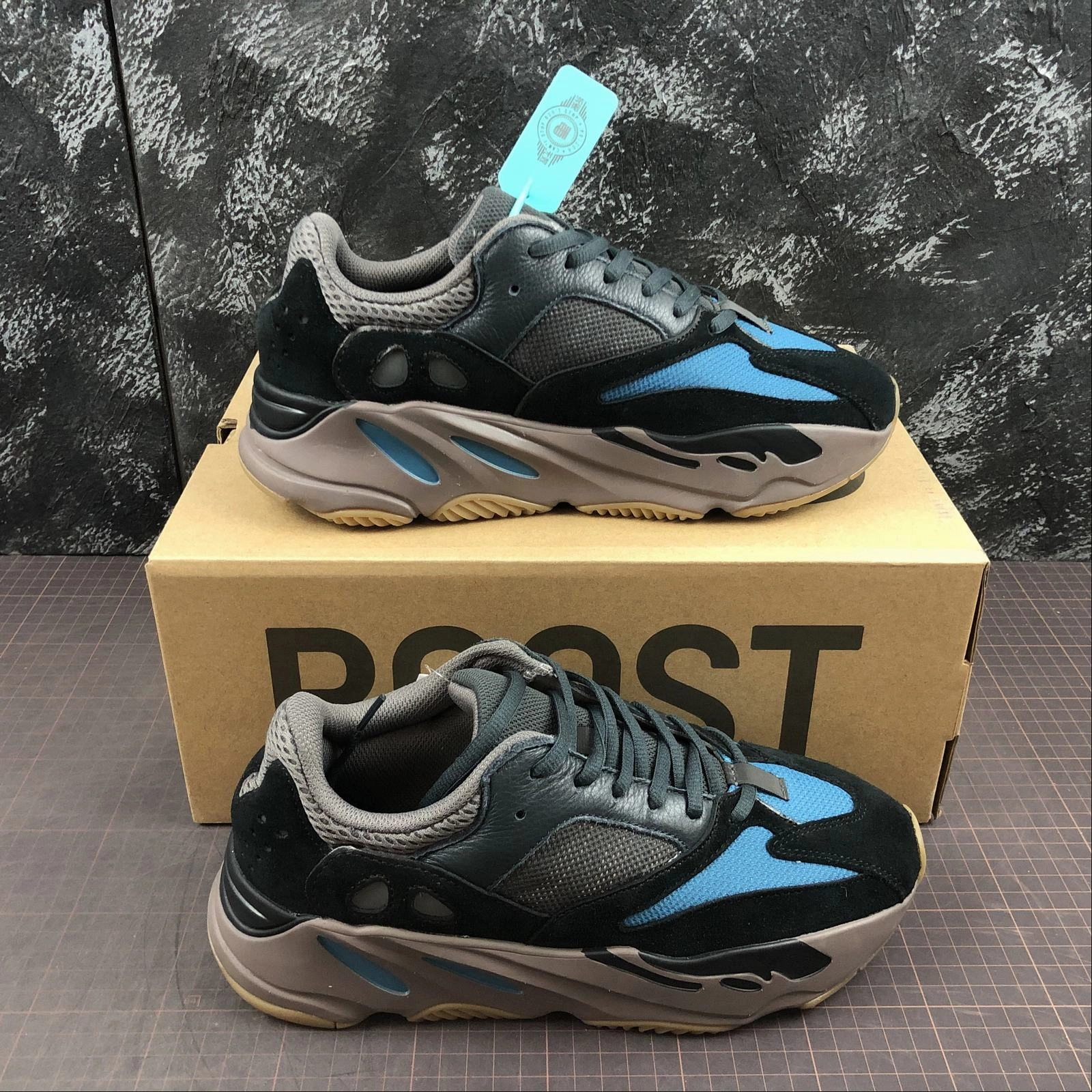 Adidas Yeezy Boost 700 Blue Sky EE9616 tempo running shoe potential Metatarsal - support