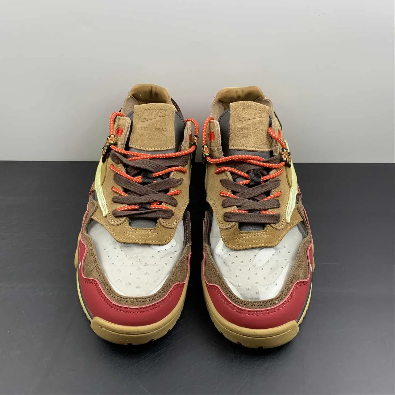 Wide Fit Option calf - high running shoes Clot x Air Max 1 Kiss of Death CHA Rocky Tan Sport Red DD1870-200