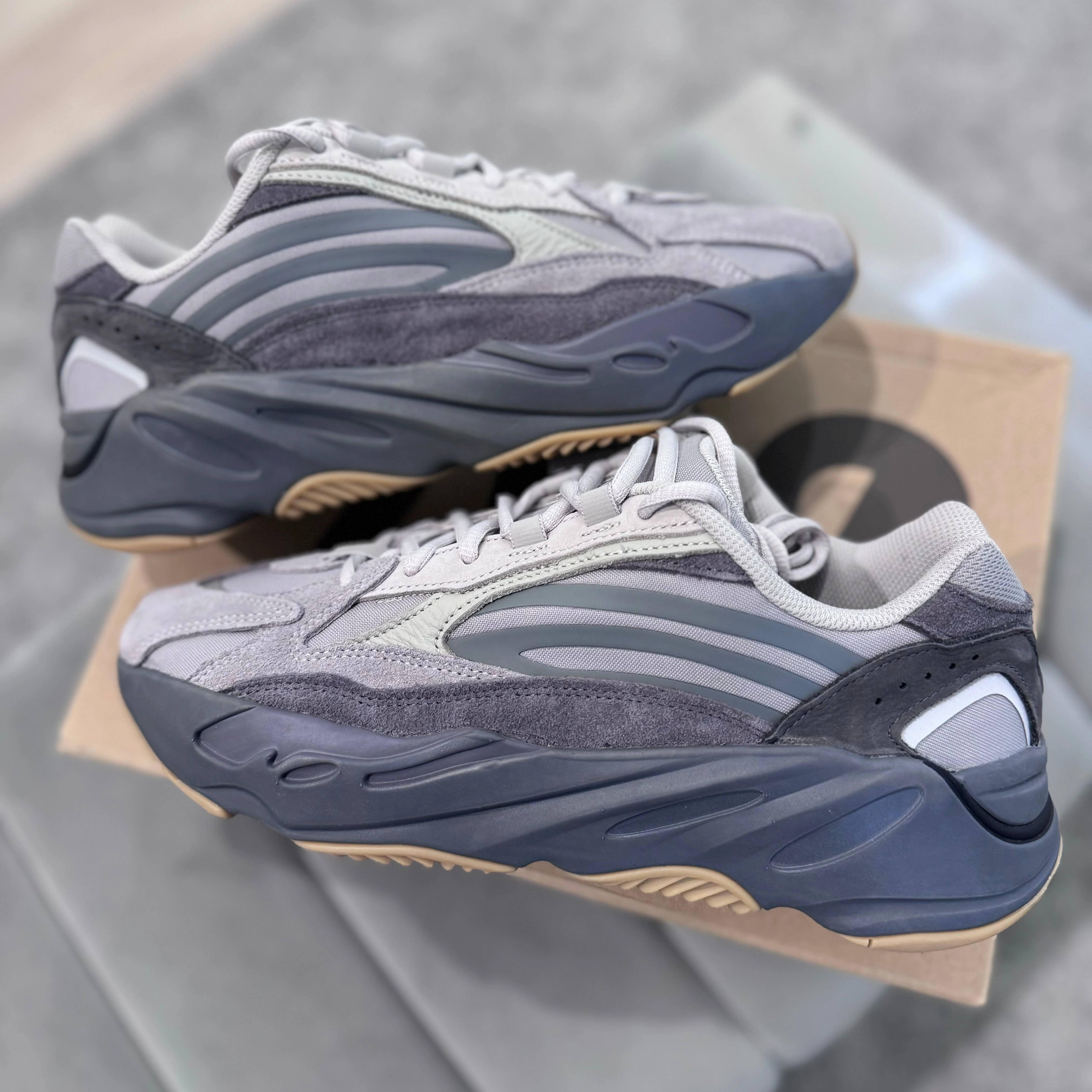 Work Out YEEZY 700 'TEPHRA'