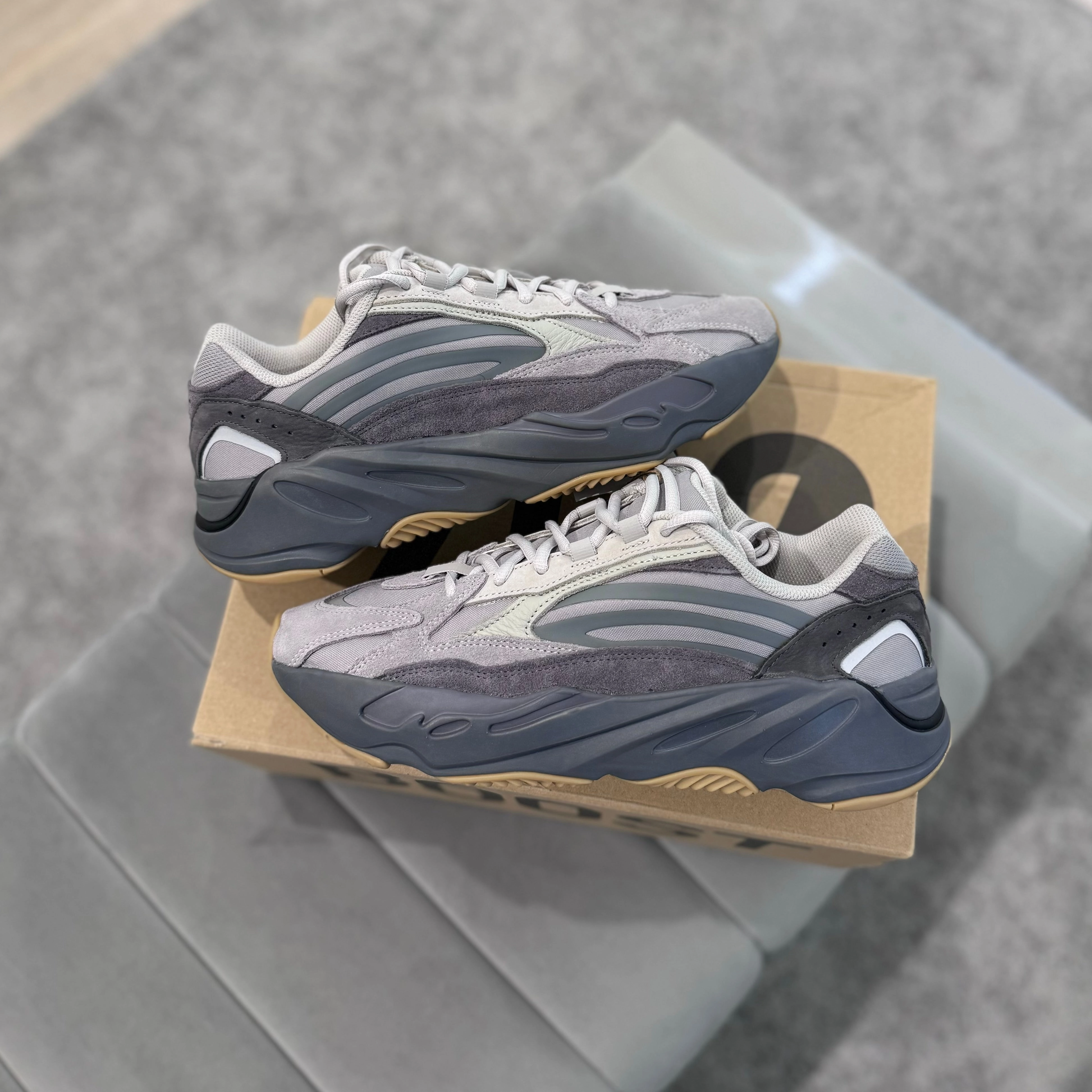 Reinforced Collar Padding YEEZY 700 'TEPHRA'