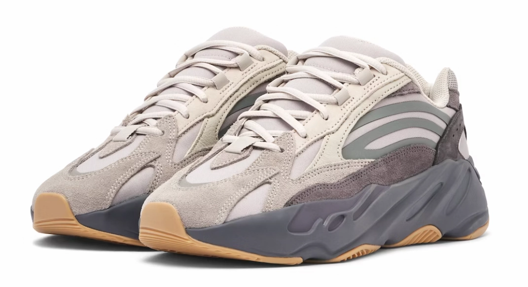 YEEZY 700 TEPHRA Balanced Cushioning clean look