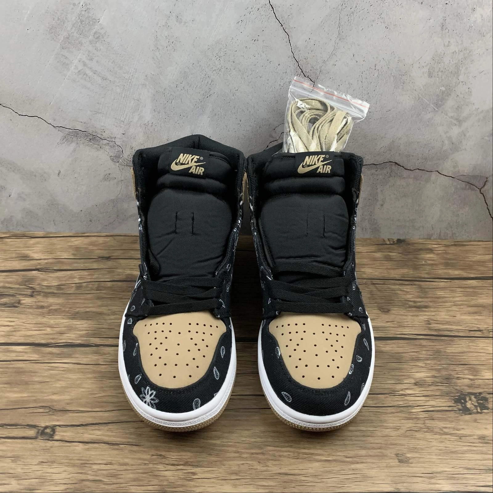 Comfort Fit Socks Air Jordan 1 High TS SP Black Black-Parachute Beige (2021) CK5088-001
