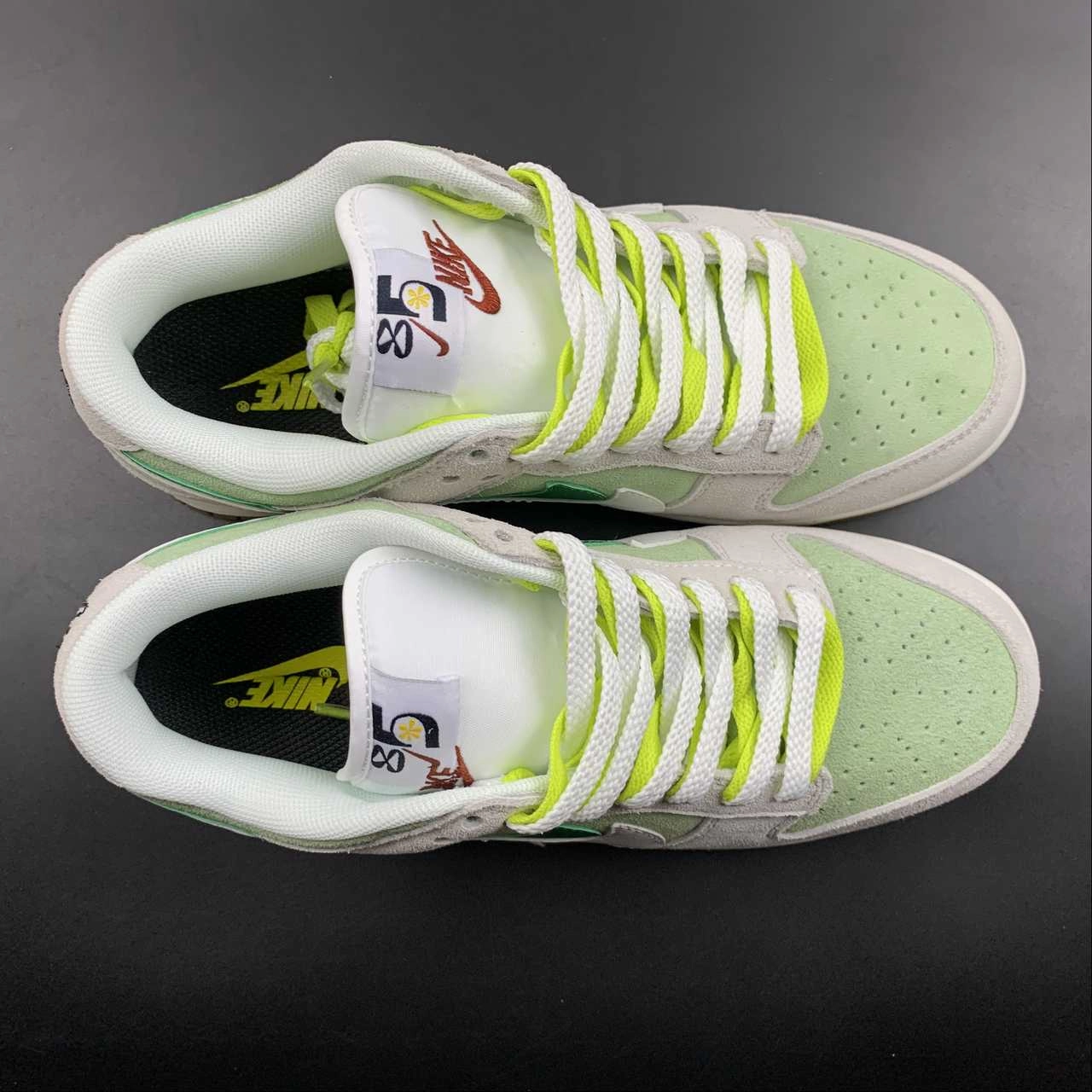 Flexible sole construction Streamlined Build SB Dunk Low SE 85 Grey Green Brown DO9457-116