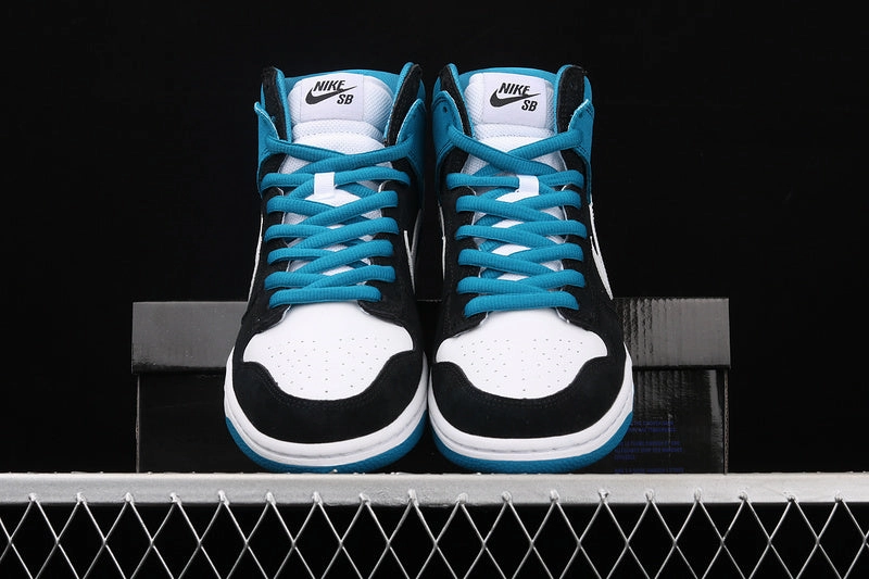 Dunk High Pro SB Black White Blue Deep Contoured Sole