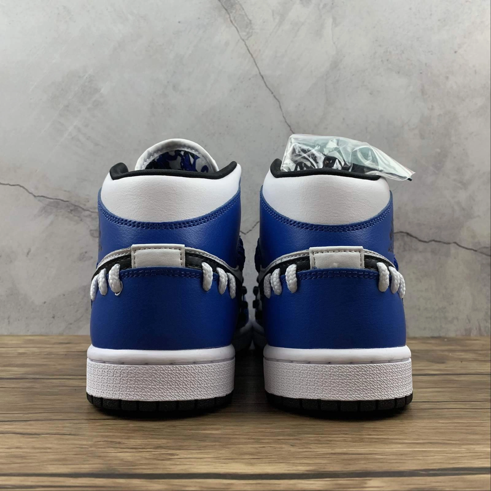 Air Jordan 1 Mid SE Game Royal Black-White CV0152-401 Energy Return Outsole