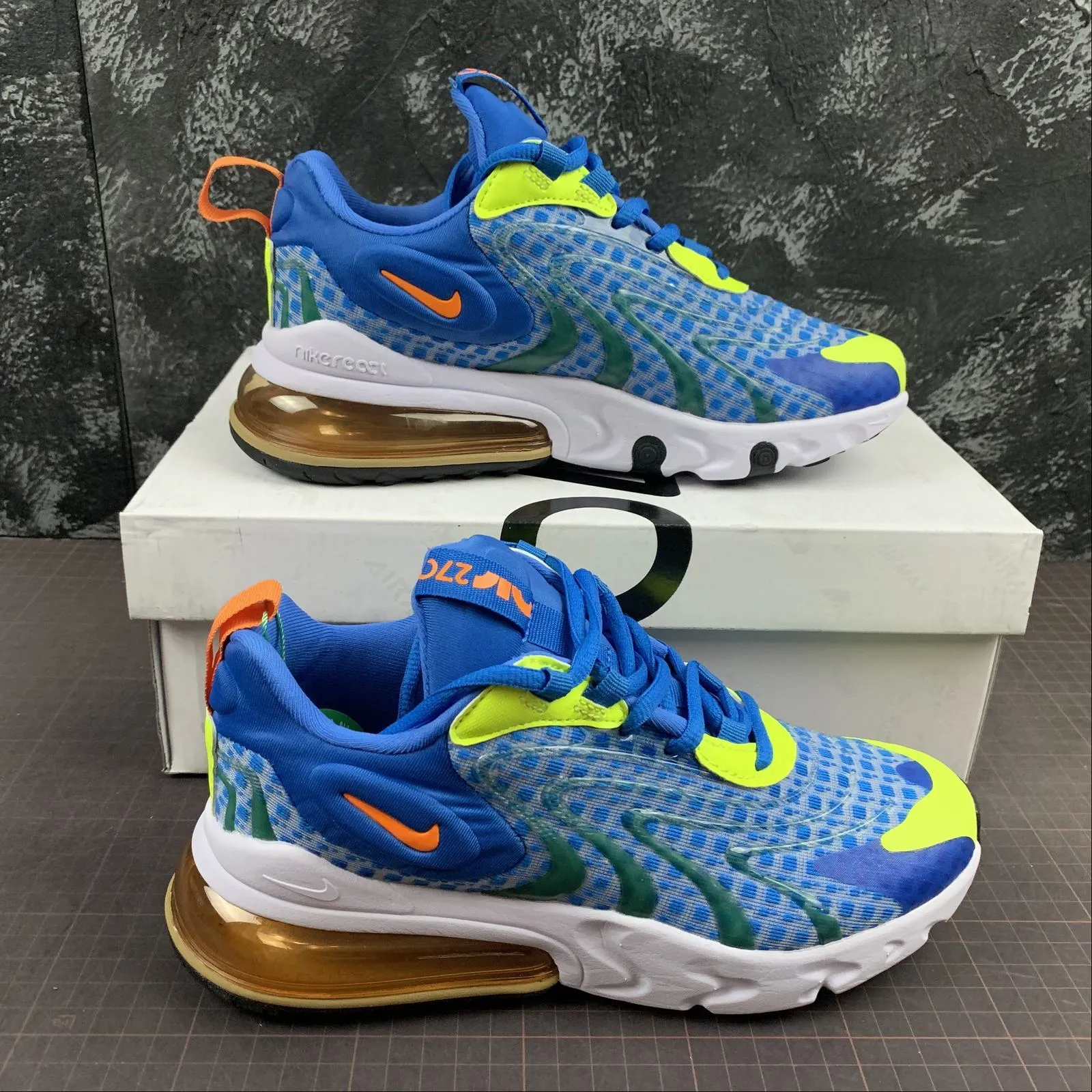 Air Max 270 React Royal CD6870-401 smooth - surface ready
