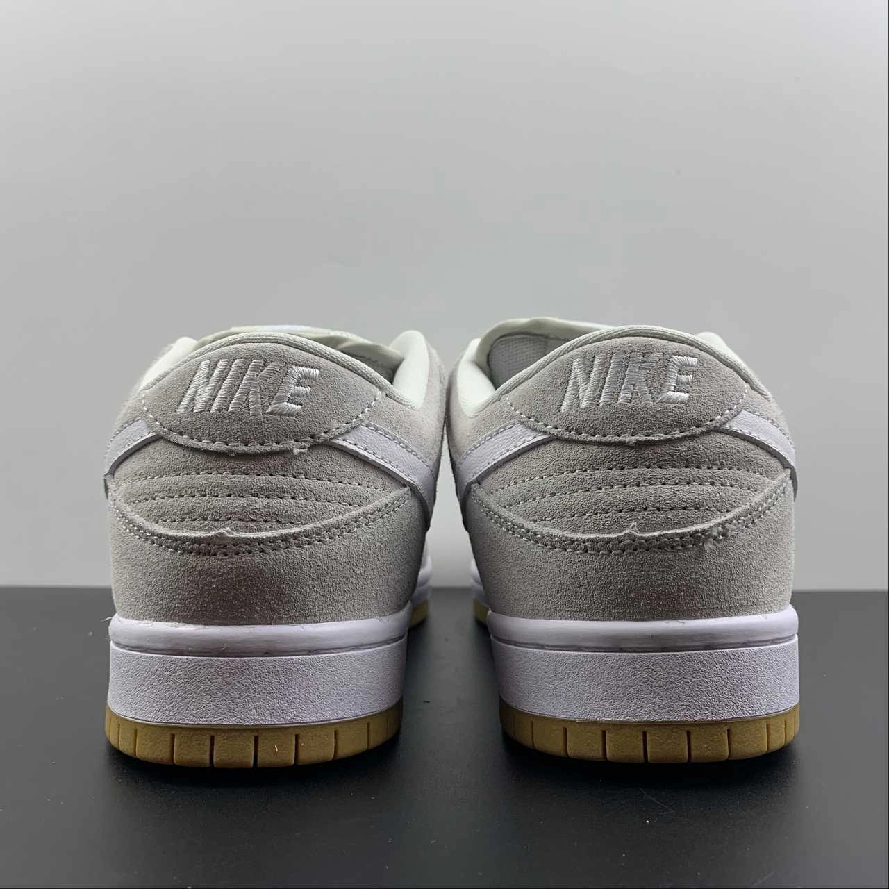 SB Dunk Low Grey White Brown 304292-106 Sneaker Collections Soft Touch