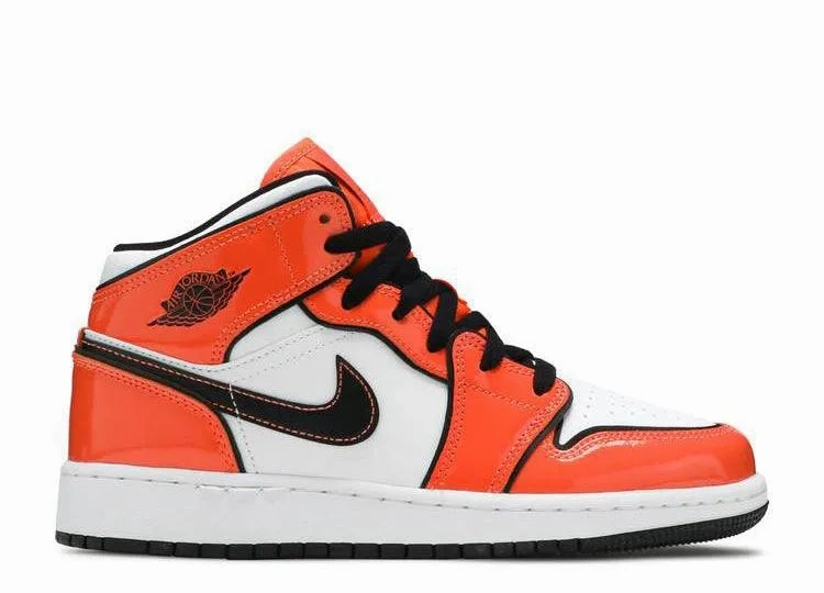 Air Jordan 1 Mid Turf Orange (GS) Secure Lace System Responsive bounce