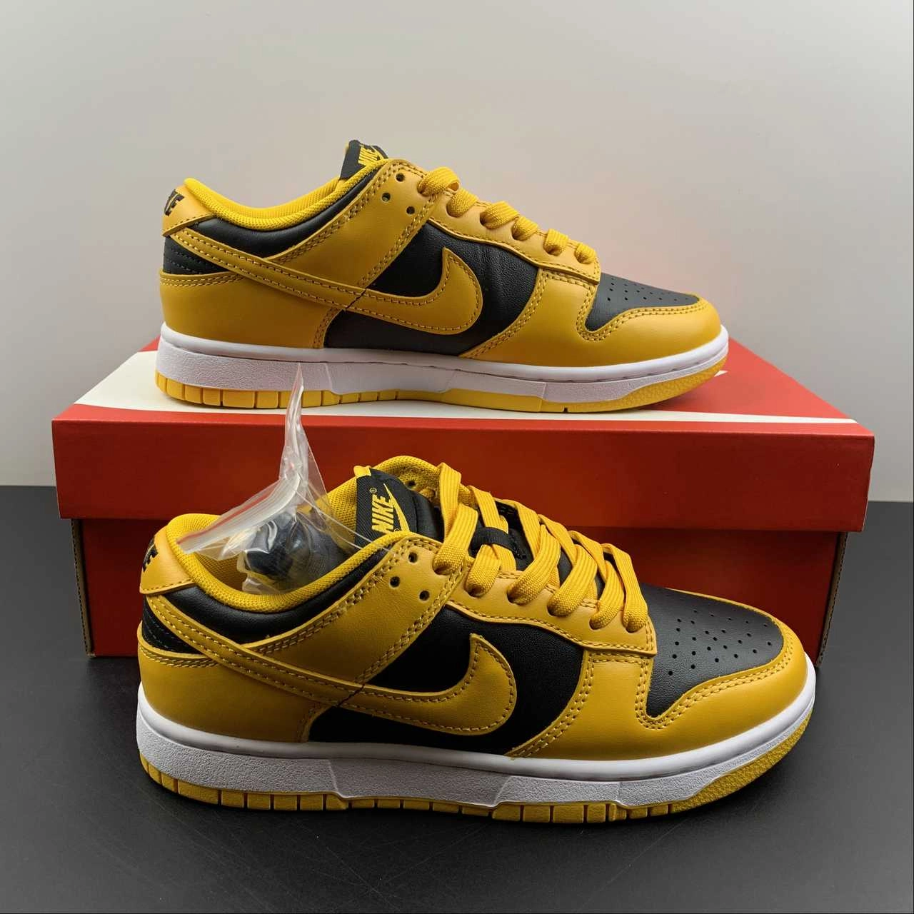 Move Natural Heat Sealed Seams SB Dunk Low Championship Goldenrod Black White DD1391-004