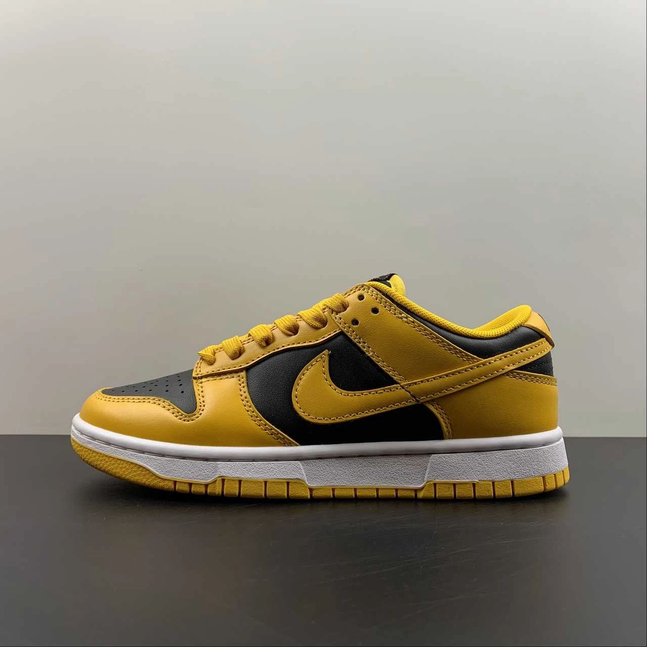 SB Dunk Low Championship Goldenrod Black White DD1391-004 Comfort support Running Pace