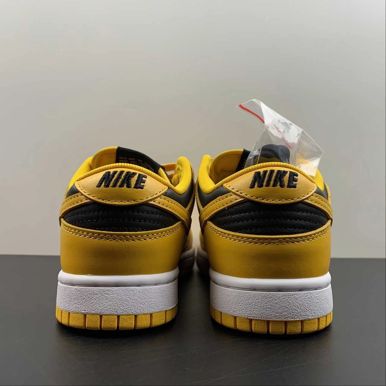 Comfortable Material Cushioned Insole SB Dunk Low Championship Goldenrod Black White DD1391-004