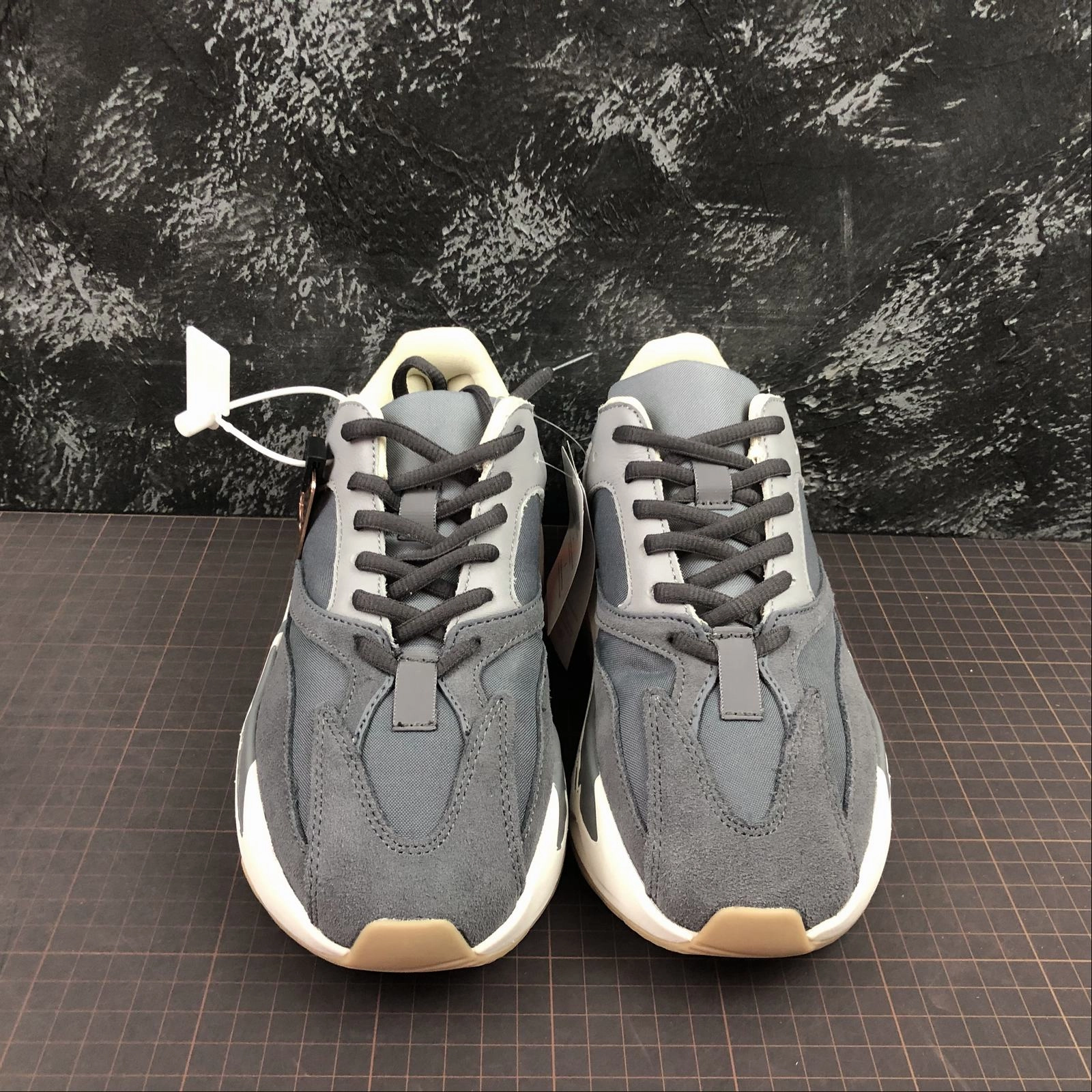 Adidas Yeezy Boost 700 Magnet FV9922 Secure fit NarrowToeBox