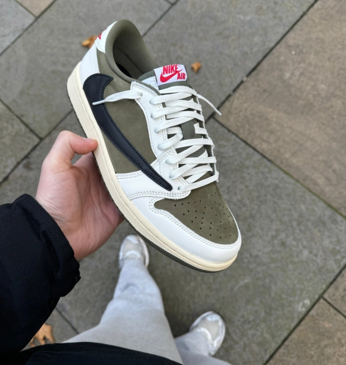 Nike Air Jordan 1 Low OG x Travis Scott Medium Olive Cushioned Midsole Design
