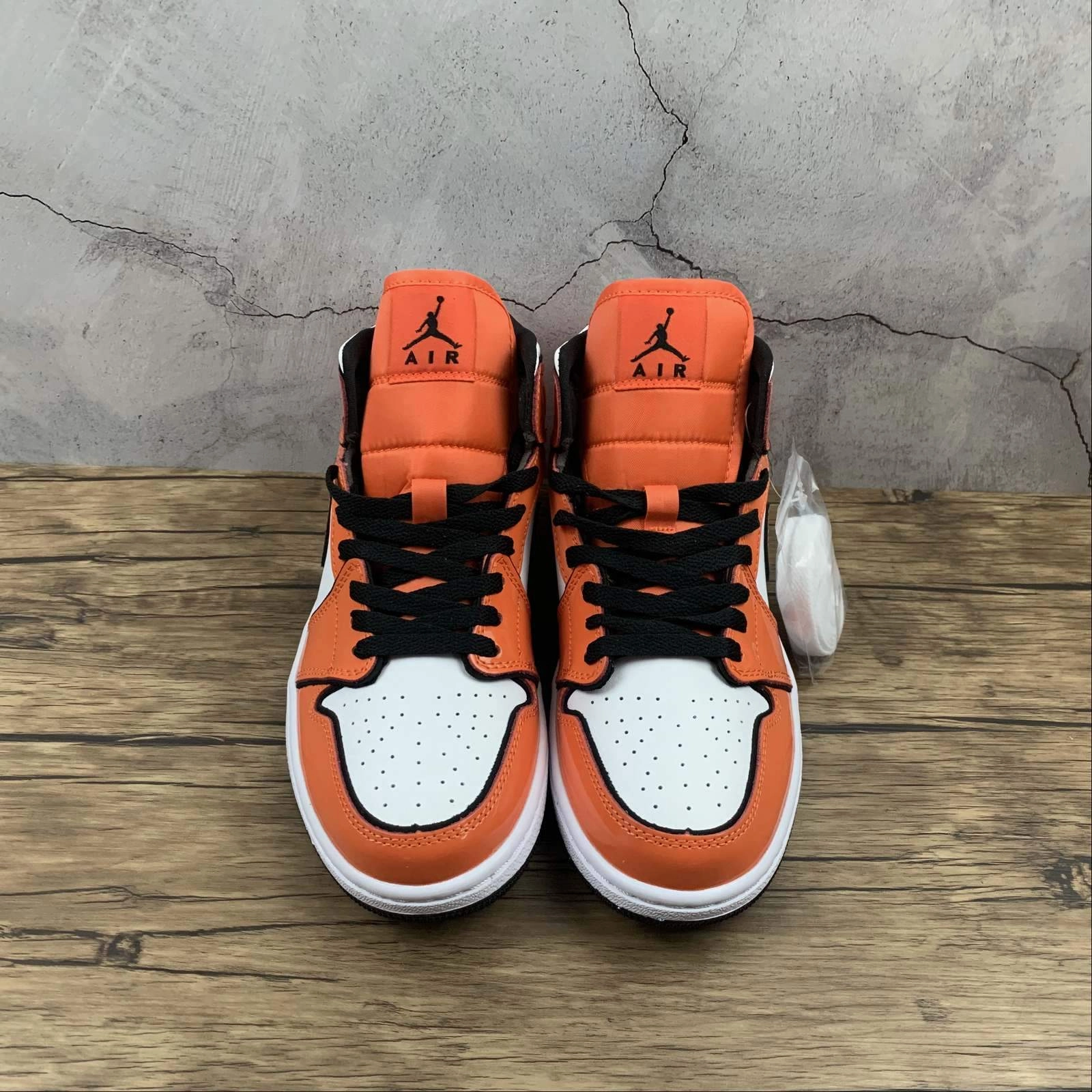 Air Jordan 1 Mid SE White Orange Black (2021) DD6834-802 Orthopedic Footbed Active Steps