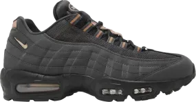 Shock - absorbing feature bulky - design shoes Nike Air Max 95 x Central Cee Syna World 'Live Yours'