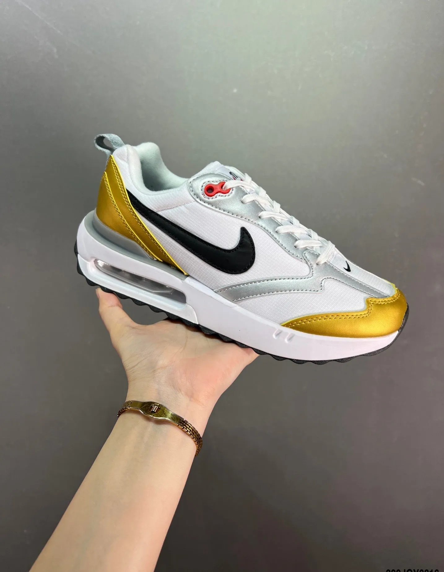 Air Max Dawn SE White Metallic Gold DJ6209-100 Visible in Dark