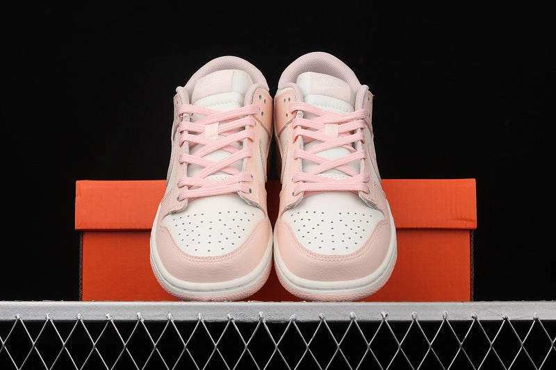 SB Dunk Low Sail Sunset Tint 311369-104 lace up closure Modern Style