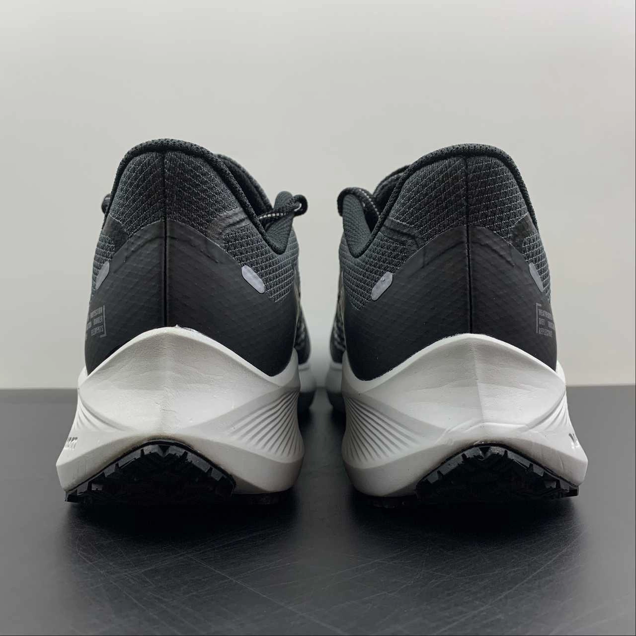 Comfortable fit Exercise Focus Zoom Winflo 7 Black Metallic Cool Grey CU3870-001