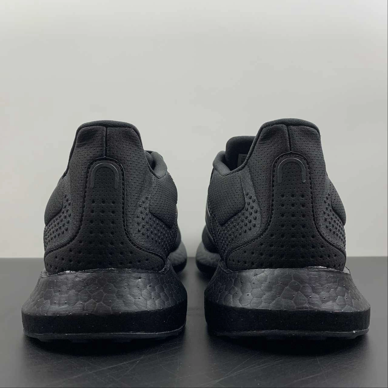 simple design shoes Adidas PureBoost 21 Black