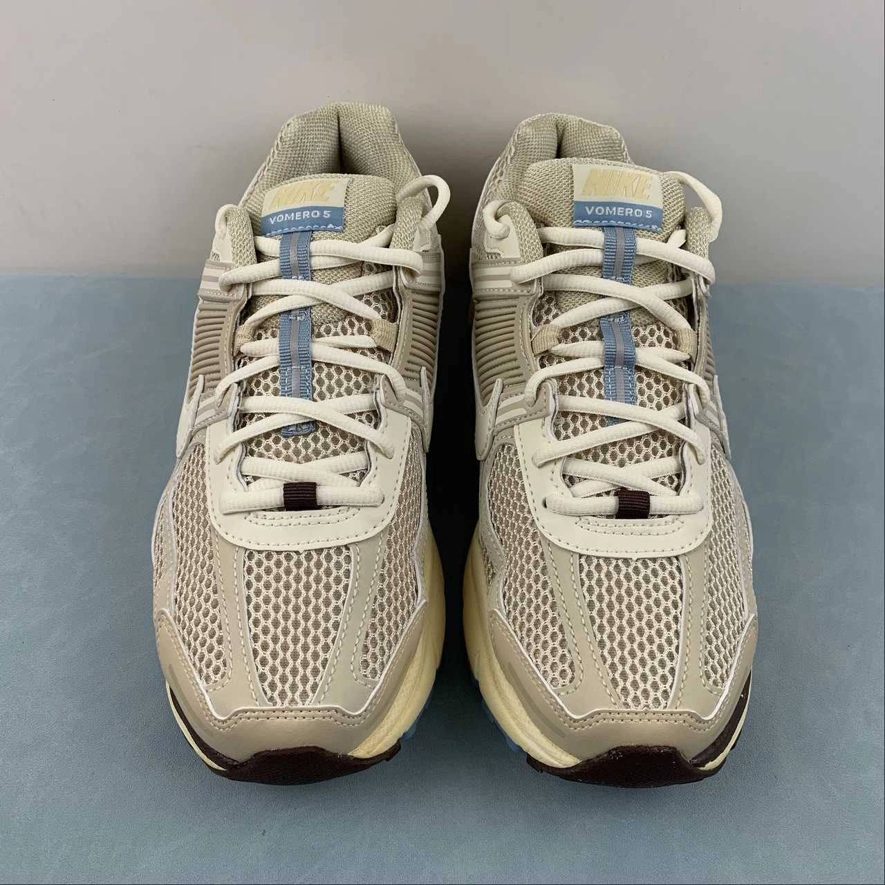 Zoom Vomero 5 Oatmeal Pale Ivory Sail Light Chocolate FB8825-111 Outsole ridges enhance surface contact and grip Leg Control