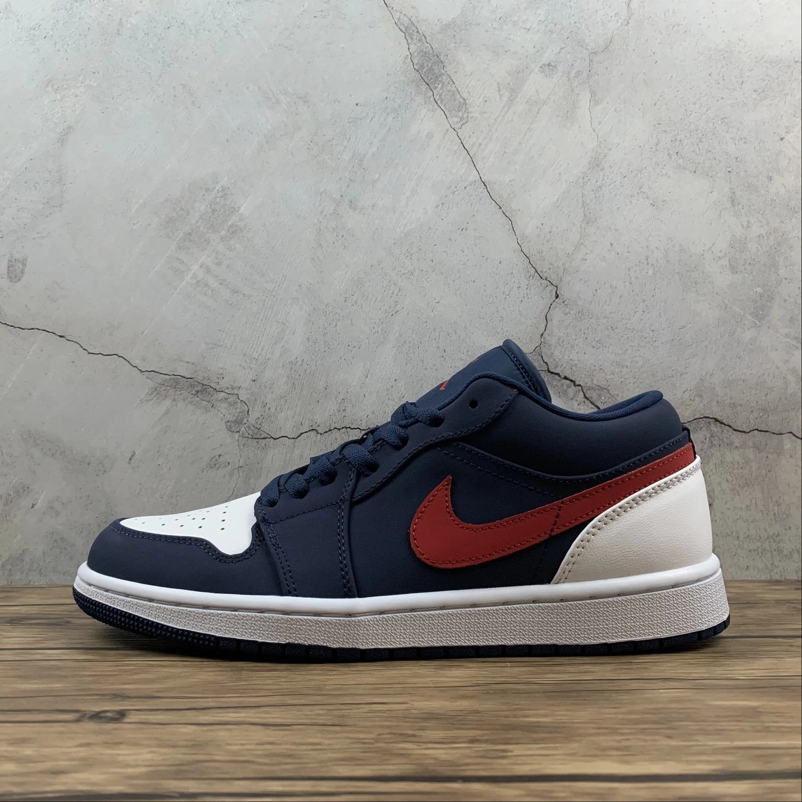 Comfortable Strapping Air Jordan 1 Low Blue Gym Red CZ8454-400