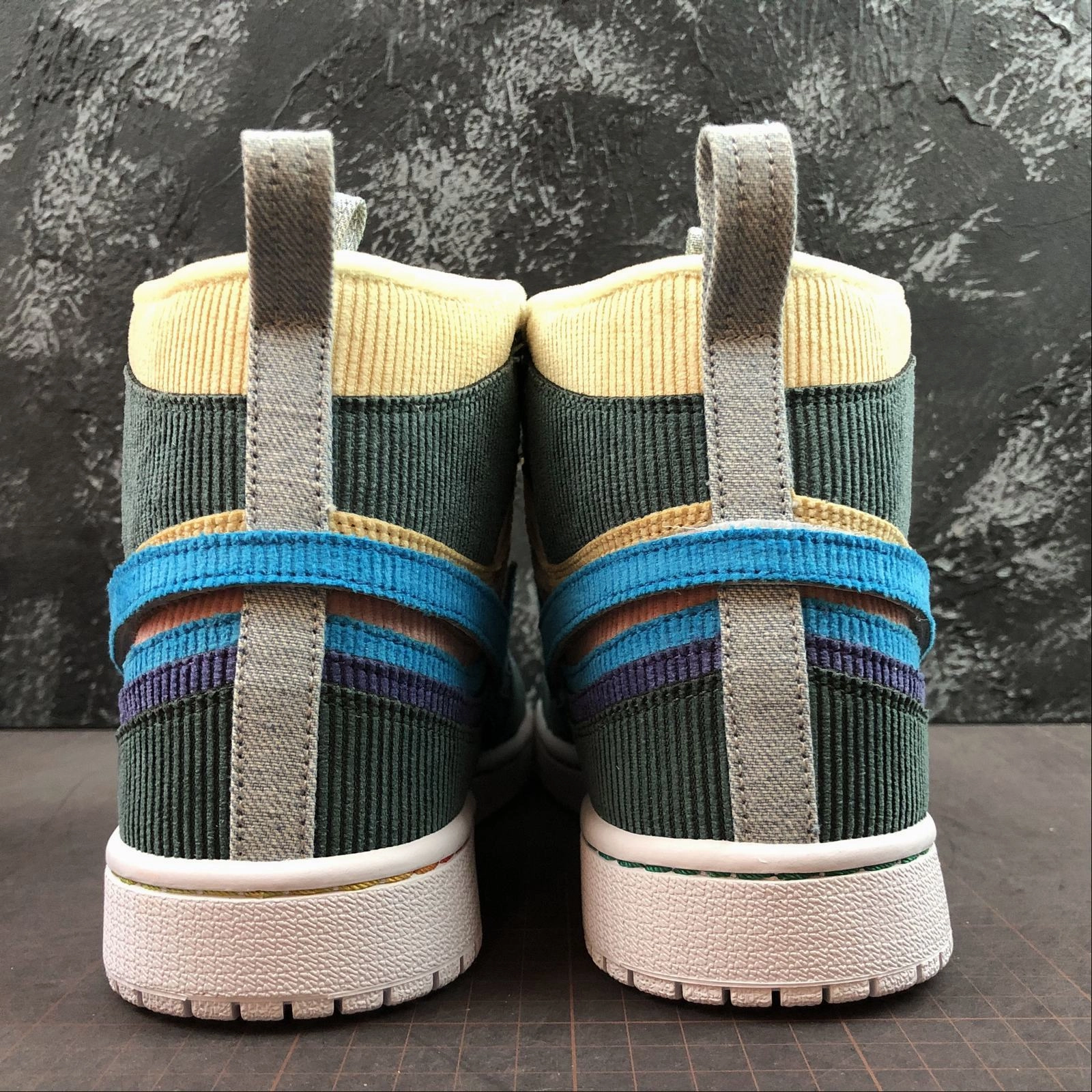Enhanced Durability Pressure Mapped Outsole Air Jordan 1 Retro High OG x Sean Wotherspoon 555088-400