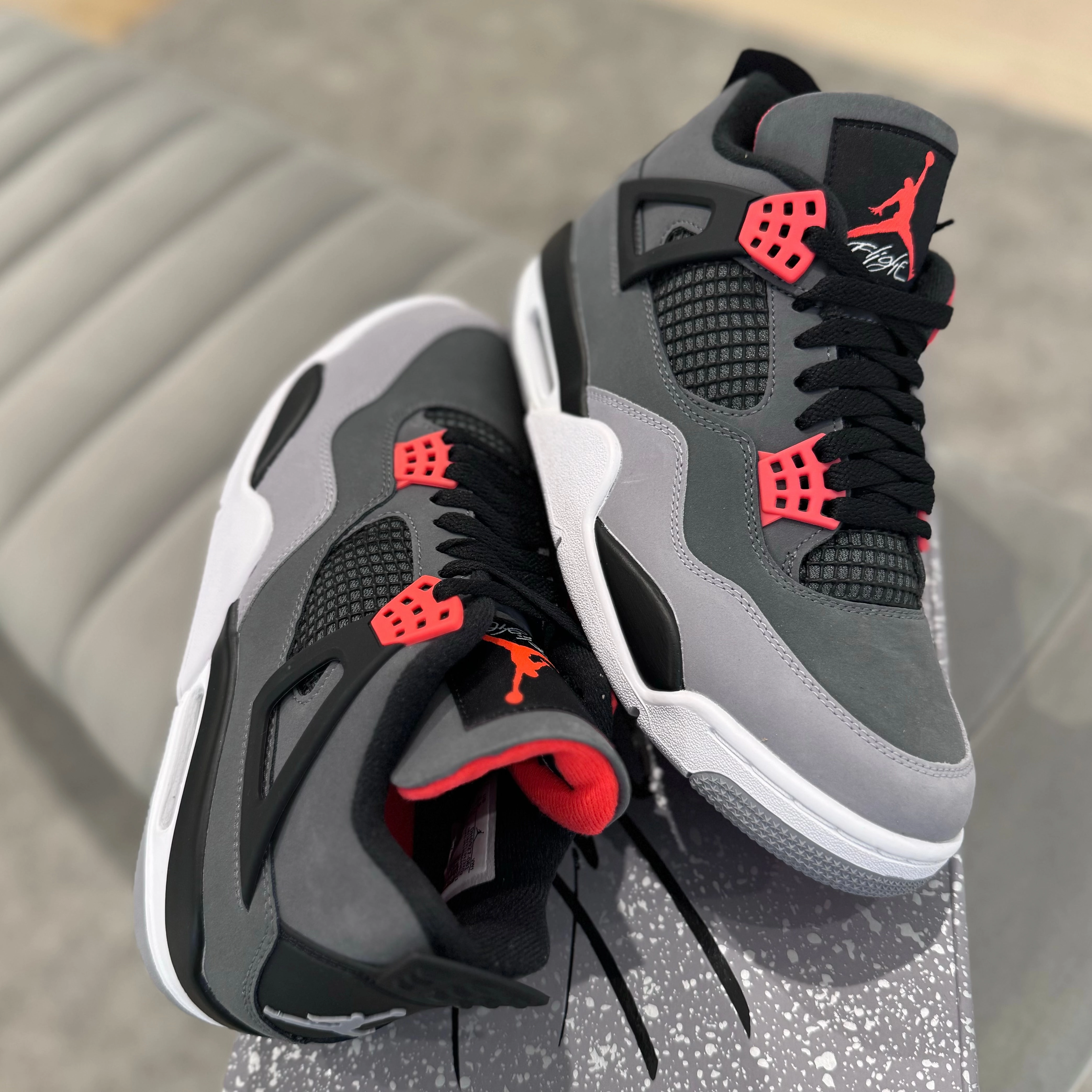 JORDAN 4 'INFRARED' ventilation channels